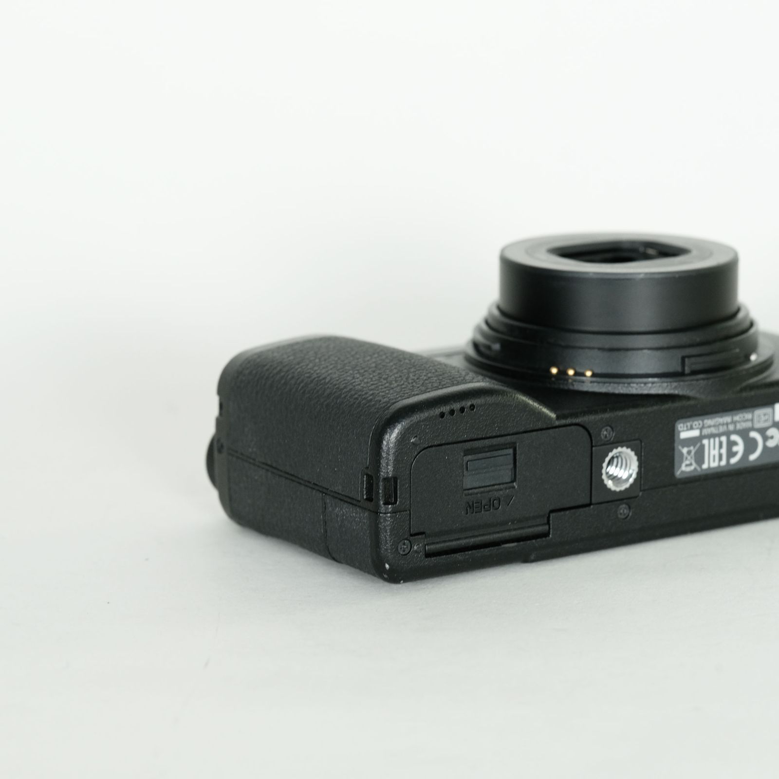 III コンパクトデジタルカメラ