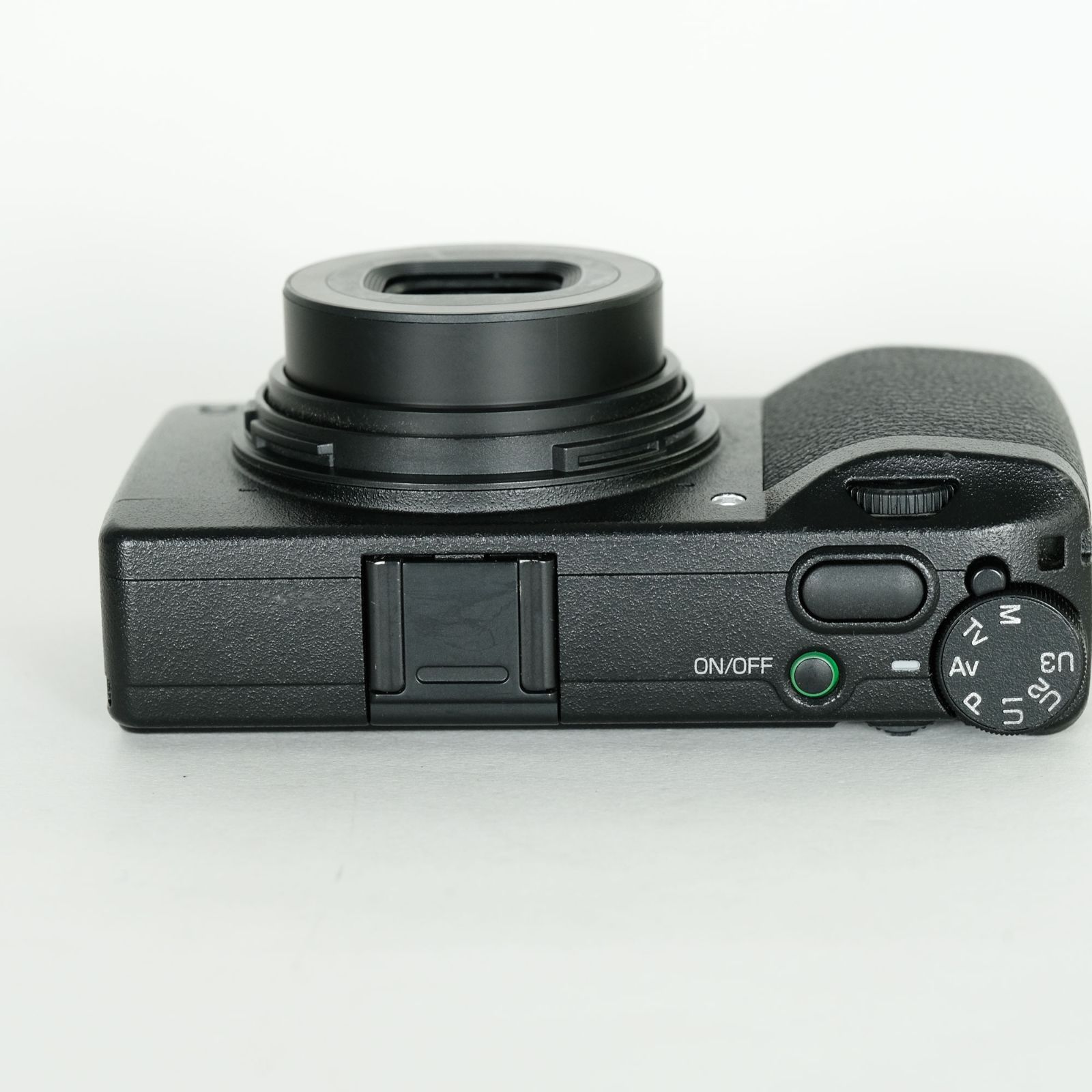 コンパクトデジタルカメラ