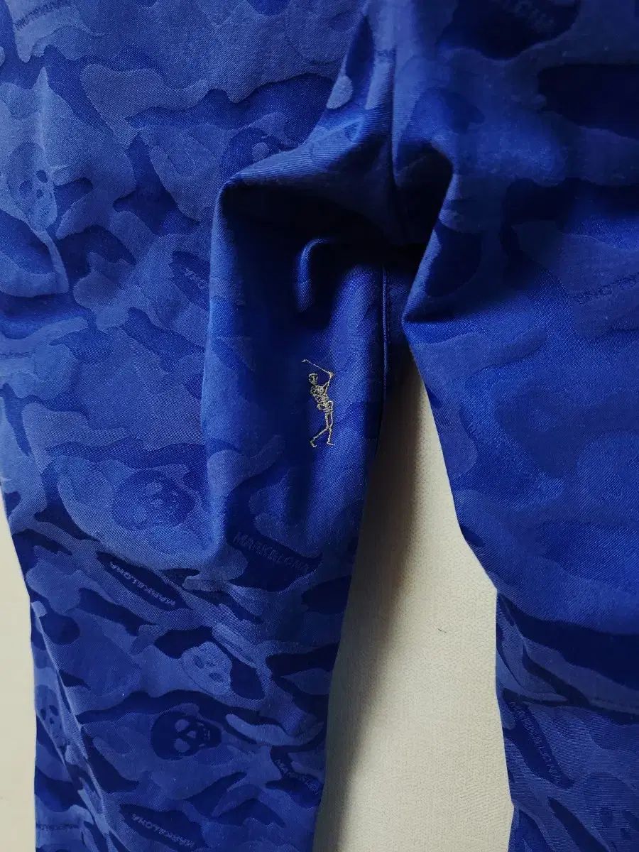 LONA マークアンドロナ