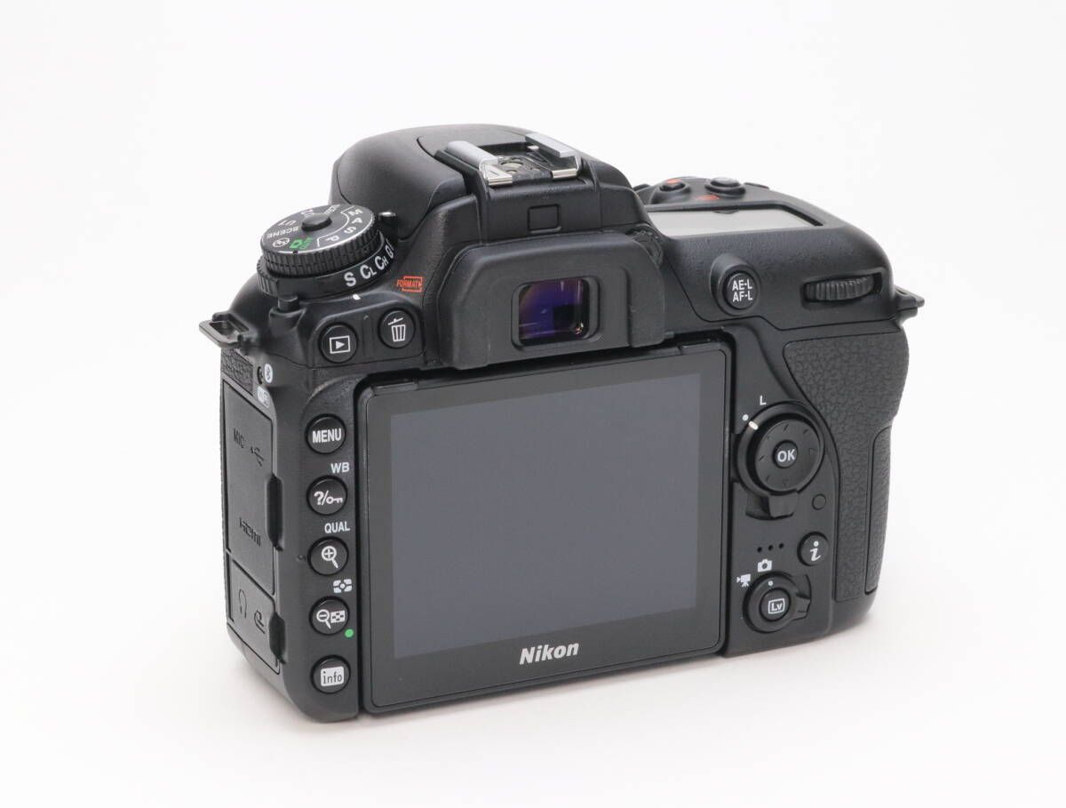 AA- (極上品) Nikon ニコン D7500 ボディ シャッター数 4,480枚 初期