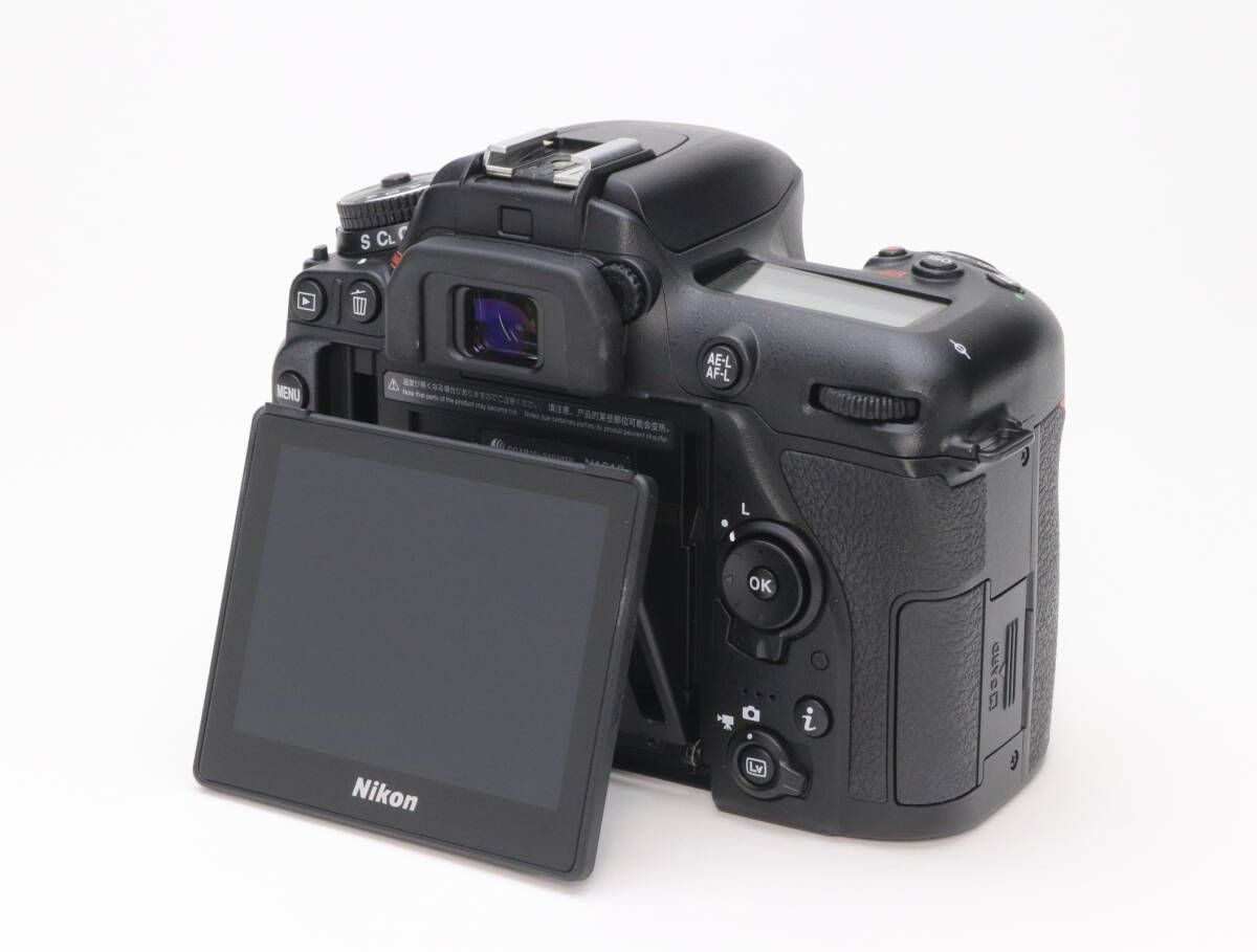 AA- (極上品) Nikon ニコン D7500 ボディ シャッター数 4,480枚 初期