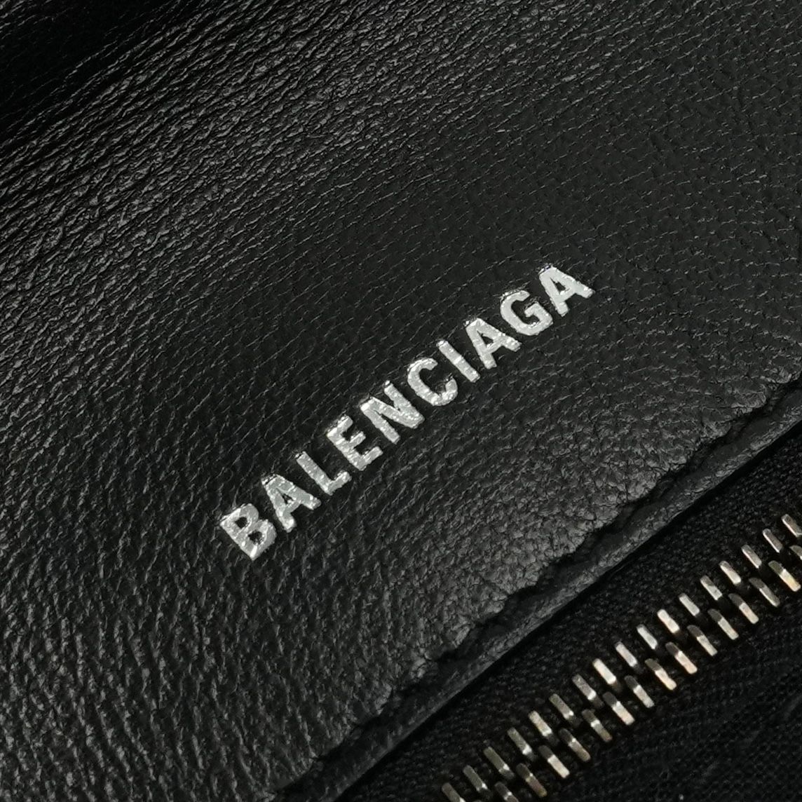 BALENCIAGA TOUCH