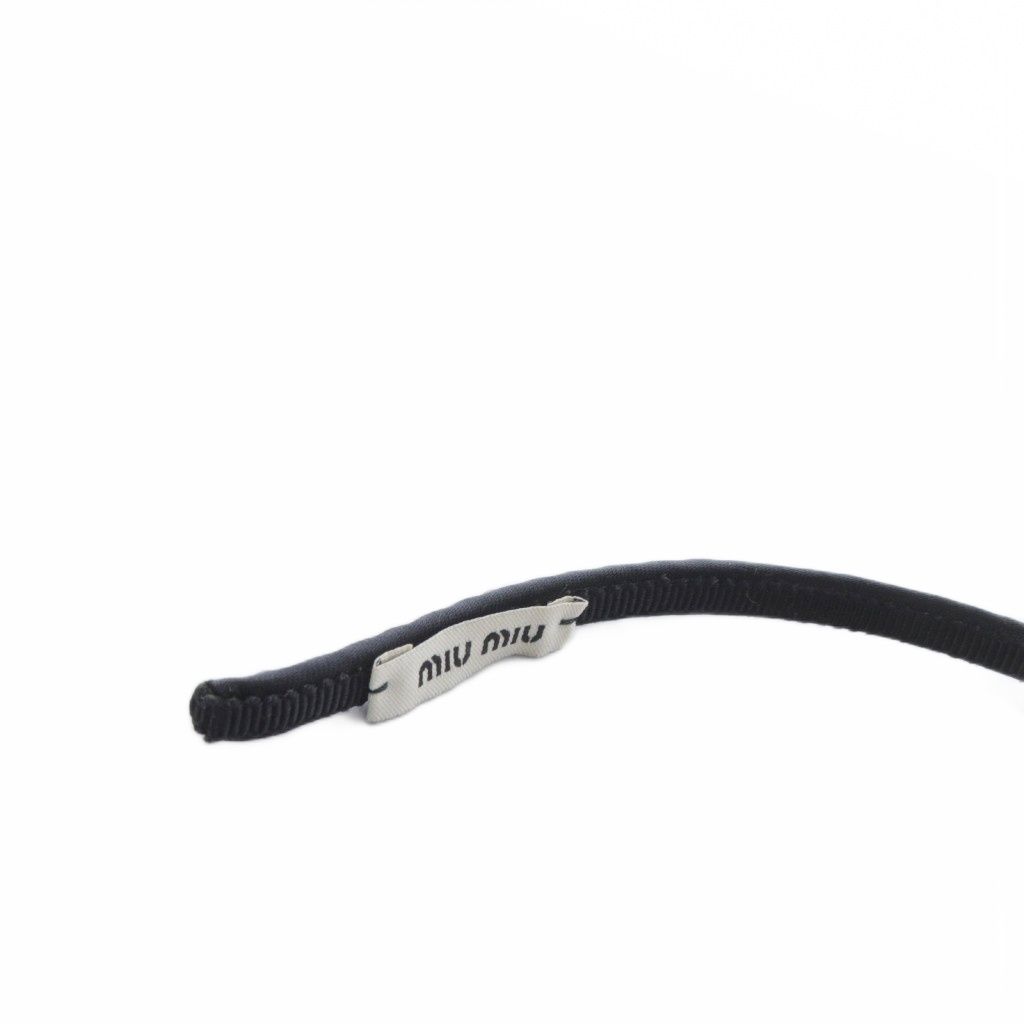 ミュウミュウ miumiu リボン ラインストーン カチューシャ ロゴ 黒 DECORATOM_COM_BR