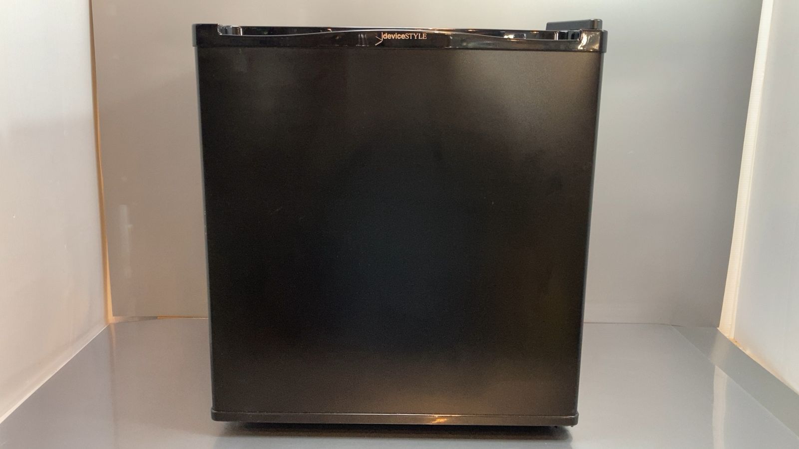 deviceSTYLE ペルチェ式 電子冷蔵庫 RA-P20-K 2022年製 容量：20L 超