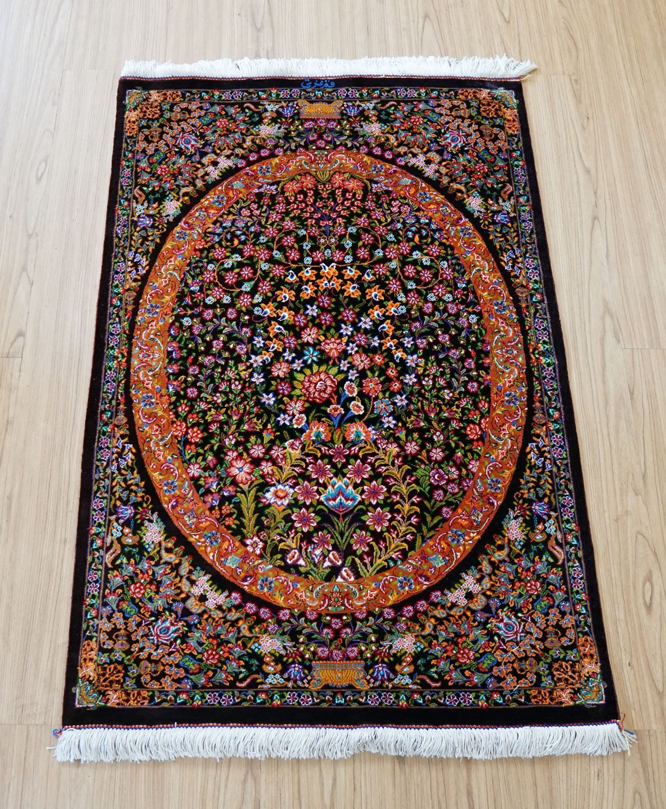 Vintage ペルシャ クム産シルクの手織り絨毯 size:200x132cm Vintage ペルシャ クム産シルクの手織り絨毯 size:200x132cm 90×60cm