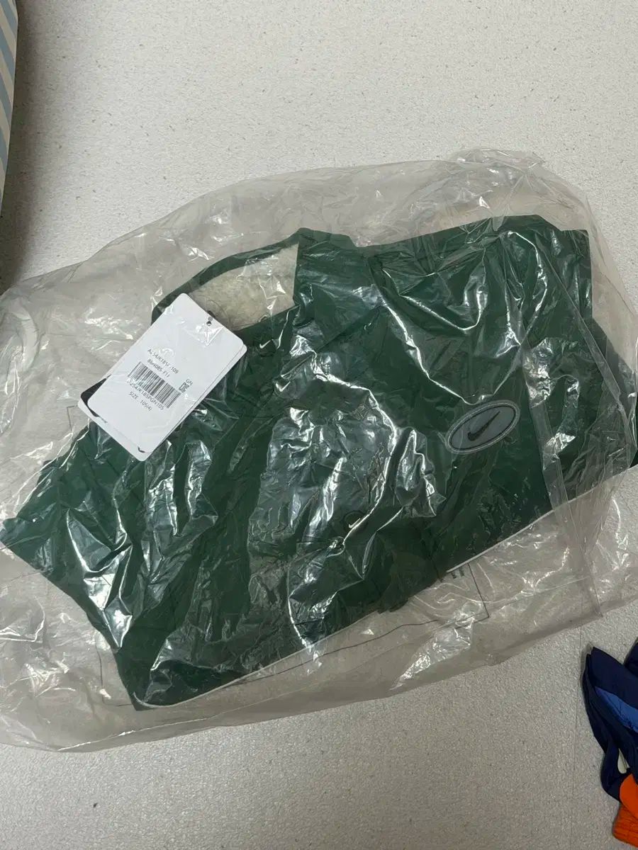  ナイキキッズ リバーシブル シェルパフリース ウーブン ジャケット 4 T その他 ジャケット ブルゾン