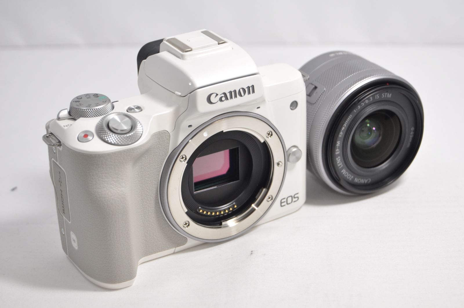 Canon キャノン EOS Kiss M レンズキット ホワイト EF 15 45 IS STM