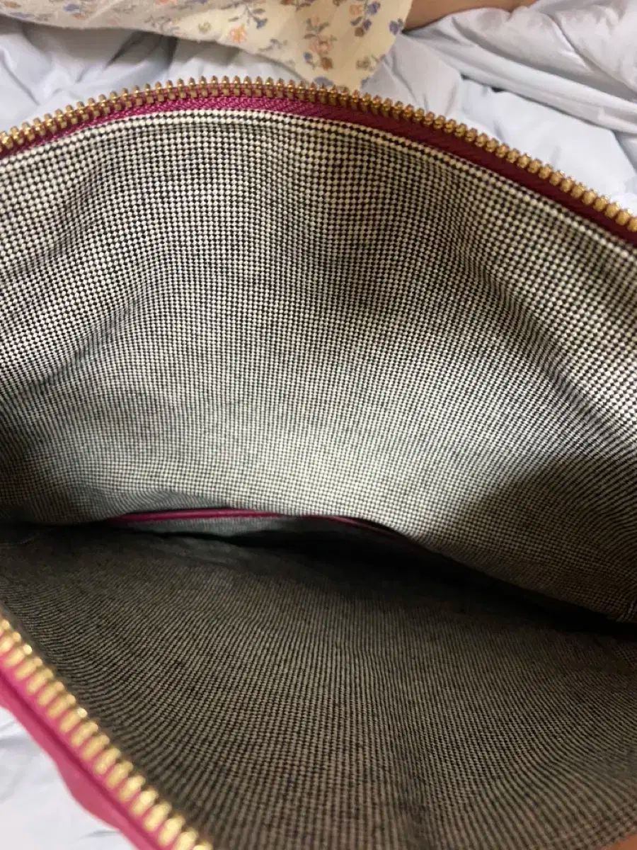 エンボス クラッチバッグ