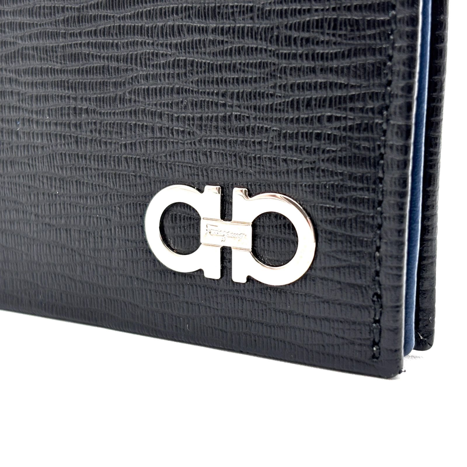 現行モデル 級 Salvatore Ferragamo サルヴァトーレフェラガモ カードケース ダブルガンチーニ シルバー金具 ロゴ刻印 レザー バイ ブラック ブルー 名刺入れ ビジネス