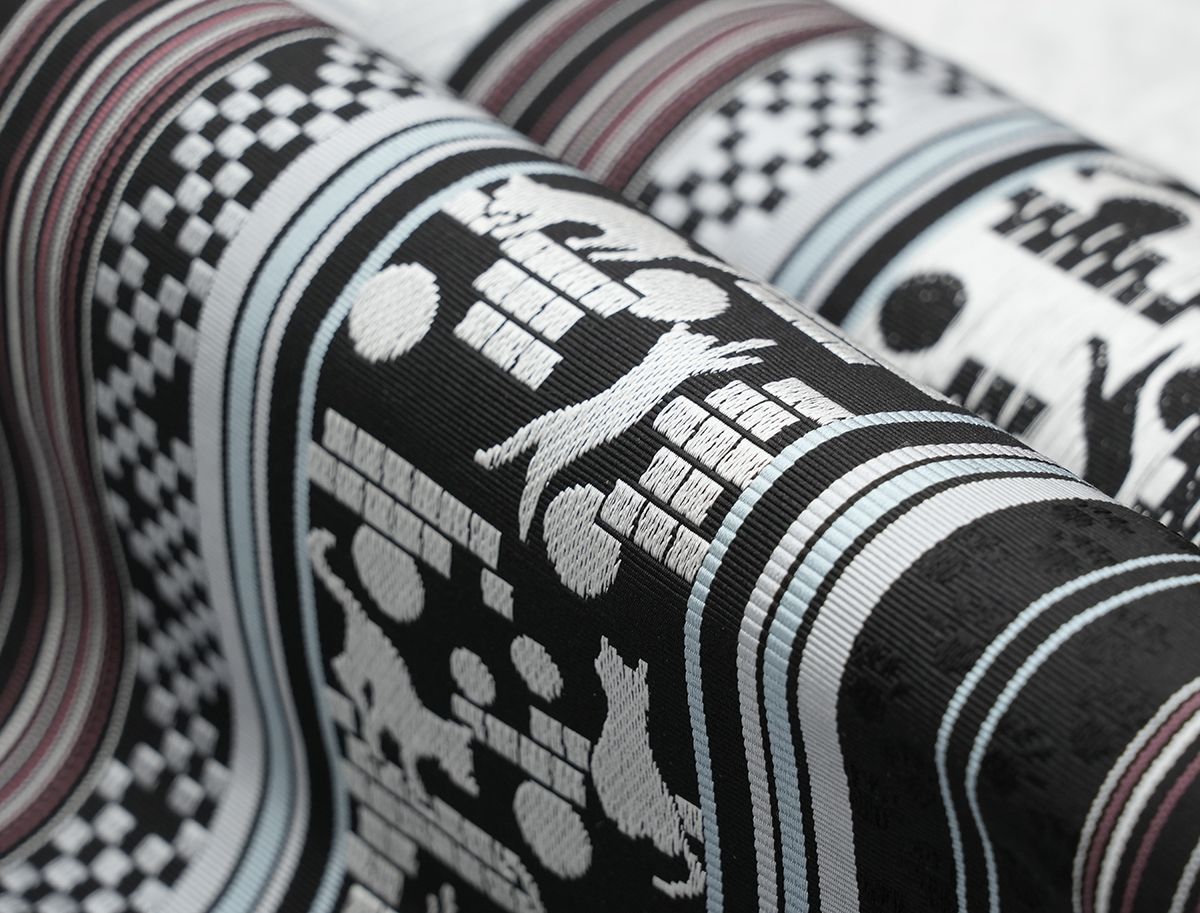 新品未仕立 博多帯 黒木織物 八寸名古屋帯 ねこ柄 黒地 仕立代込み