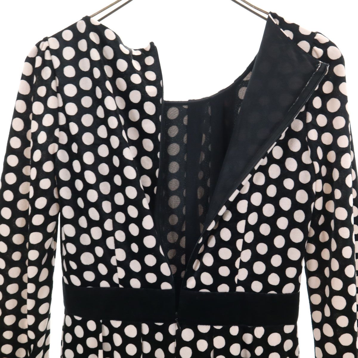 アナイ　38 ベージュ黒ドット柄長袖ワンピース ANAYI（アナイ）の「サテンドットプリントタイ ワンピース（ワンピース