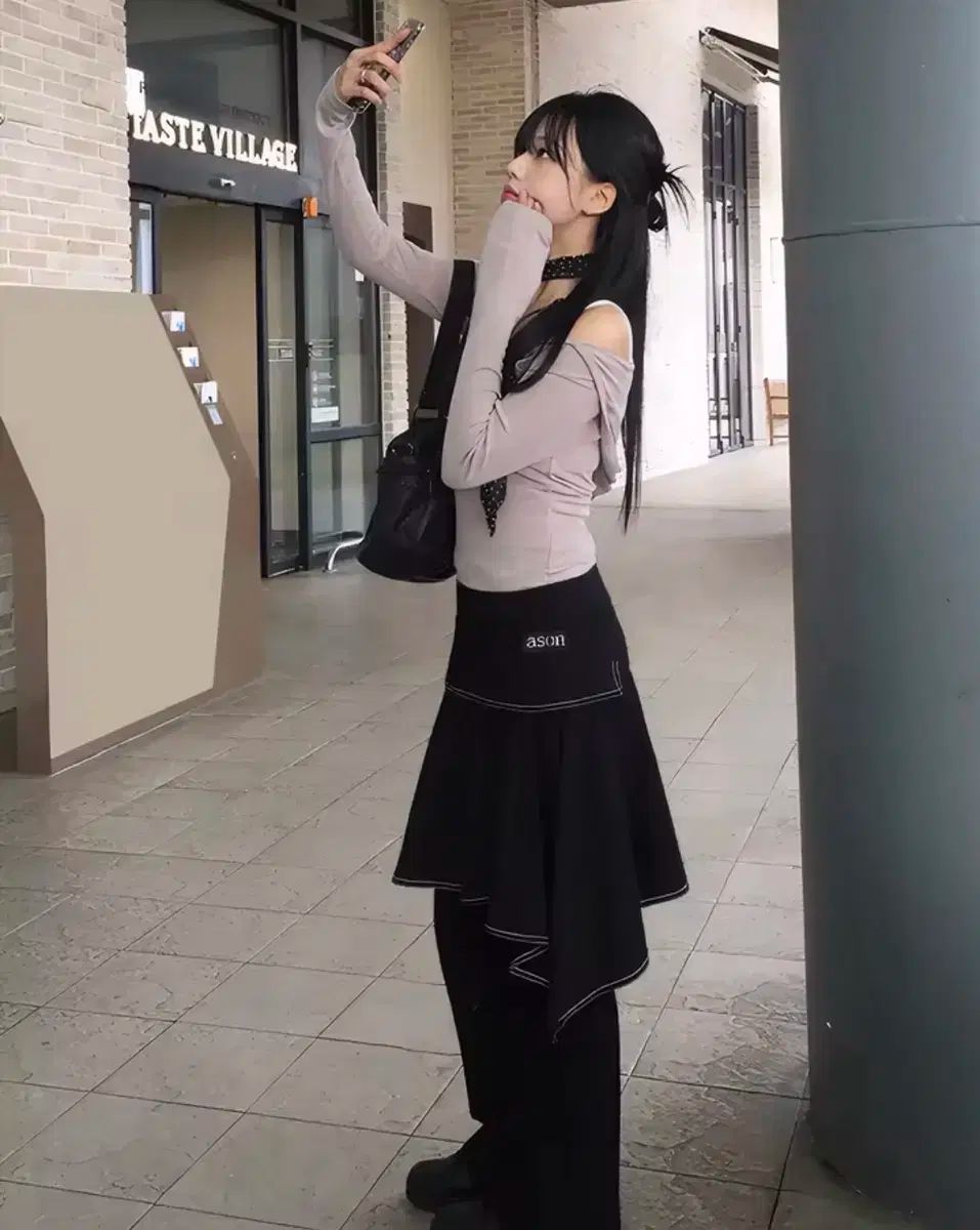 アソン アズオン ブラック アシンメトリー スカート GULLKHAN_COM