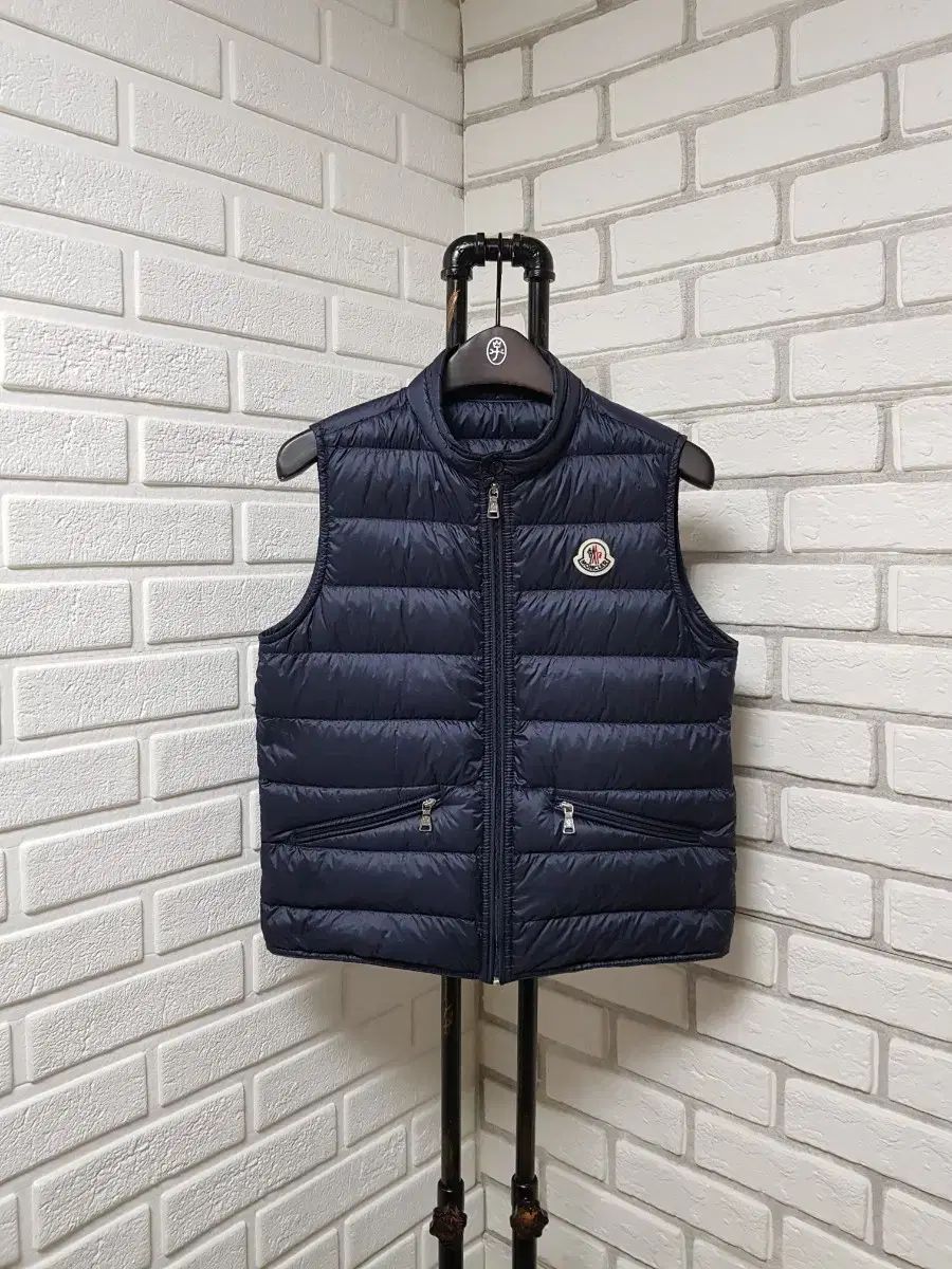 品質100％保証! 44 21年 MONCLER モンクレール レディース ダウンベスト