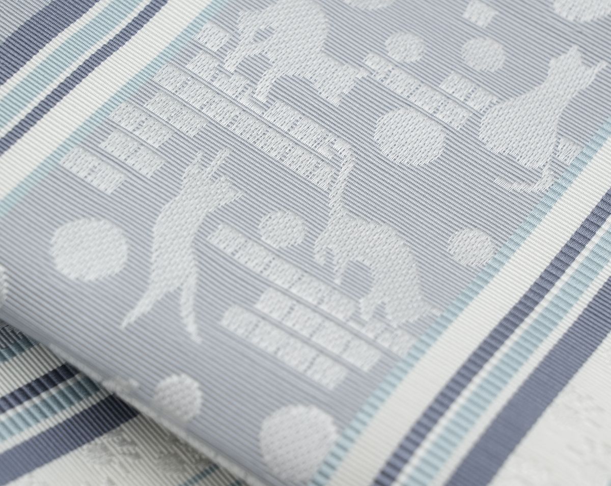 新品未仕立 博多帯 黒木織物 八寸名古屋帯 ねこ柄 白地グレー 仕立代