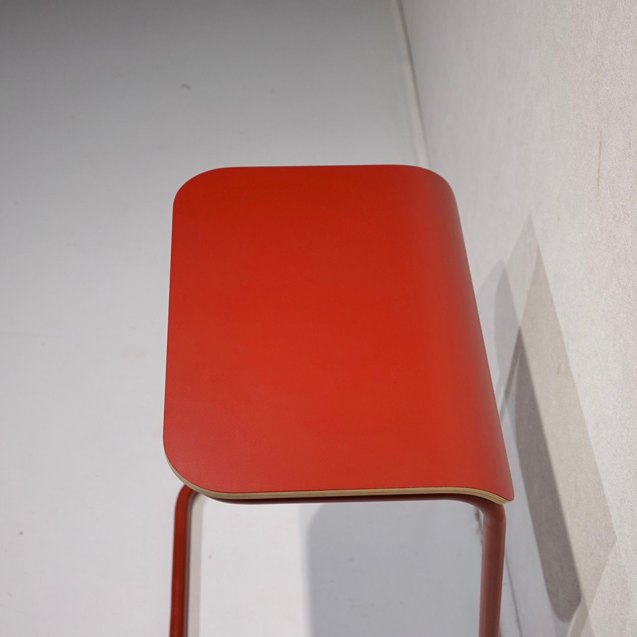 Knoll ノール Toboggan Pull Up Table トボガン プルアップテーブル サイドテーブル レッド モダン ミッドセンチュリー インダストリアル MARWIL-DEMENAGEMENTS_CH