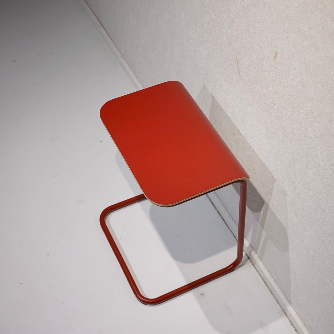 サイドテーブル レッド