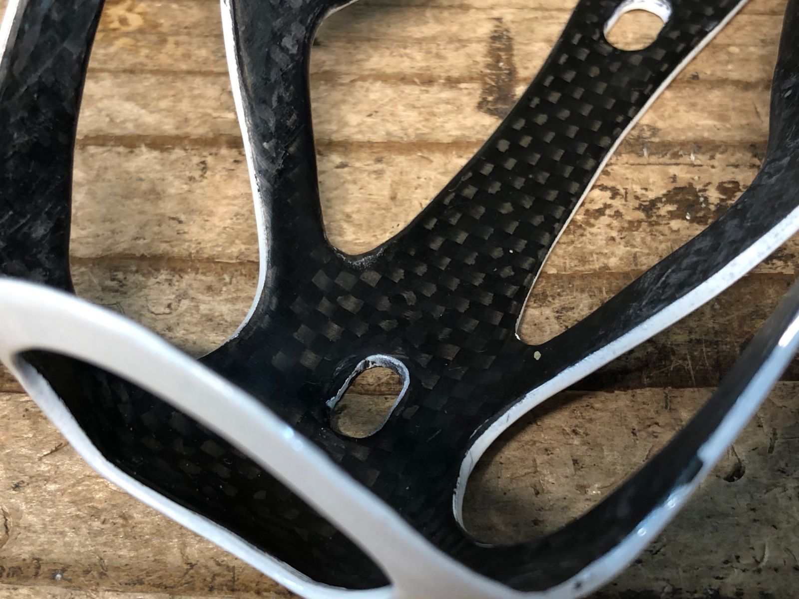 カーボン ボトルケージ