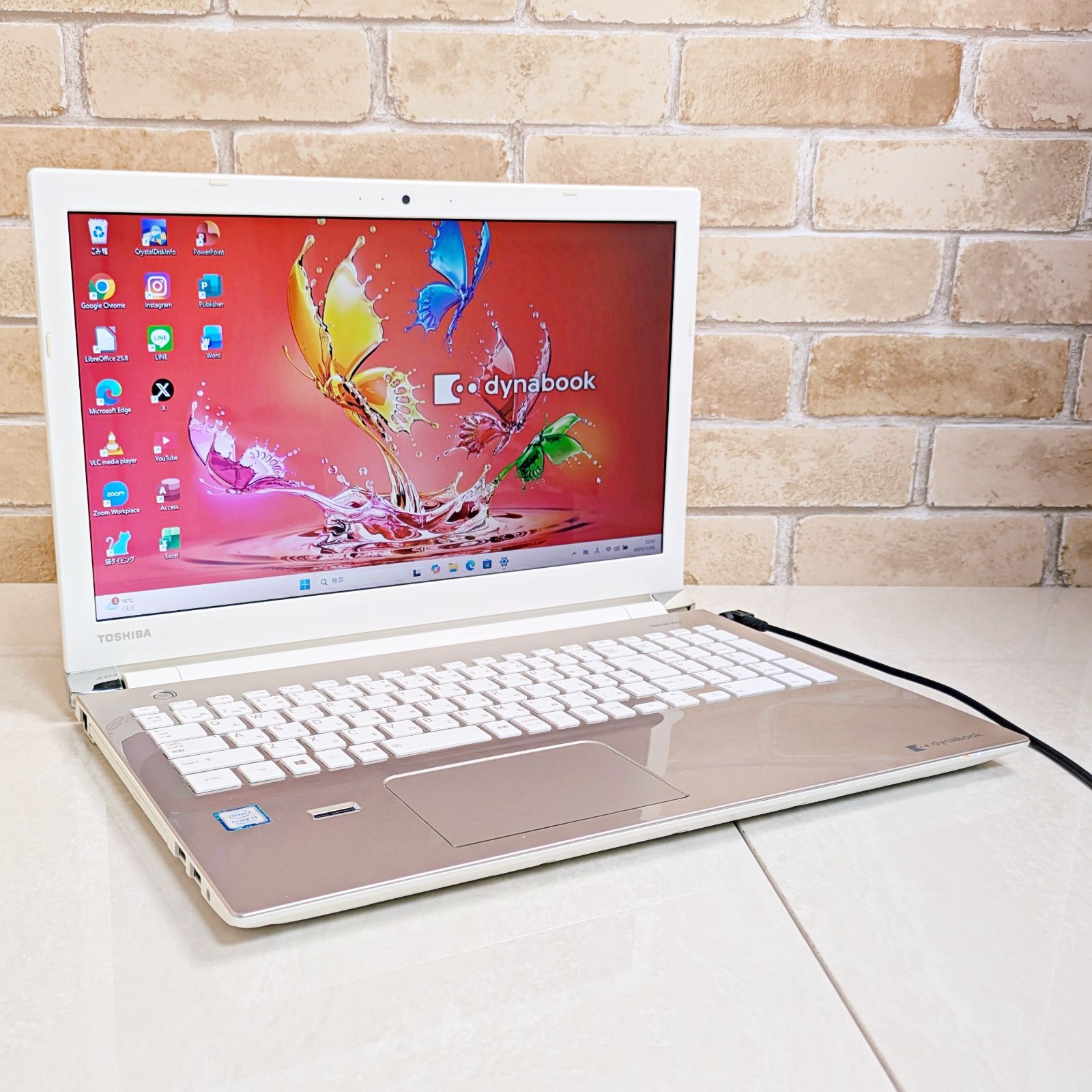 美品　ノートパソコンWindows11　オフィス付　十代CPU　SSD256GB 美品 ノートパソコンWindows11 オフィス付 十代CPU SSD256GB 美品