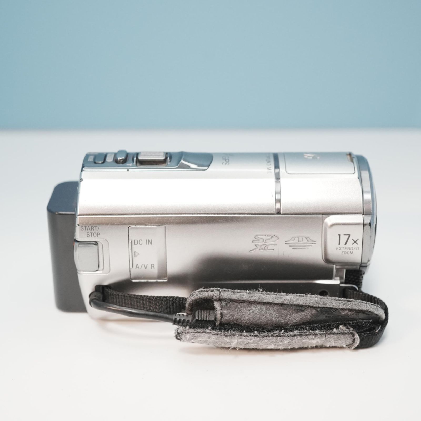 ビデオカメラ a