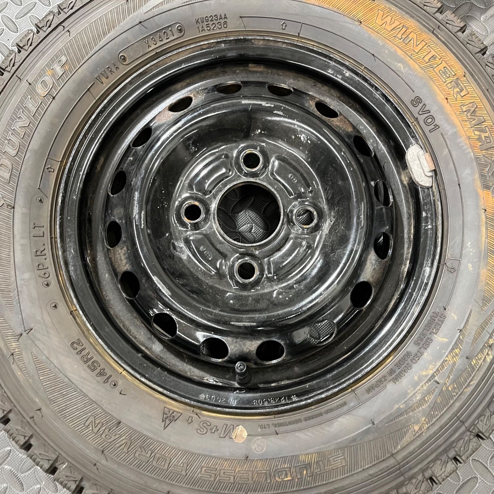 スタッドレスタイヤ