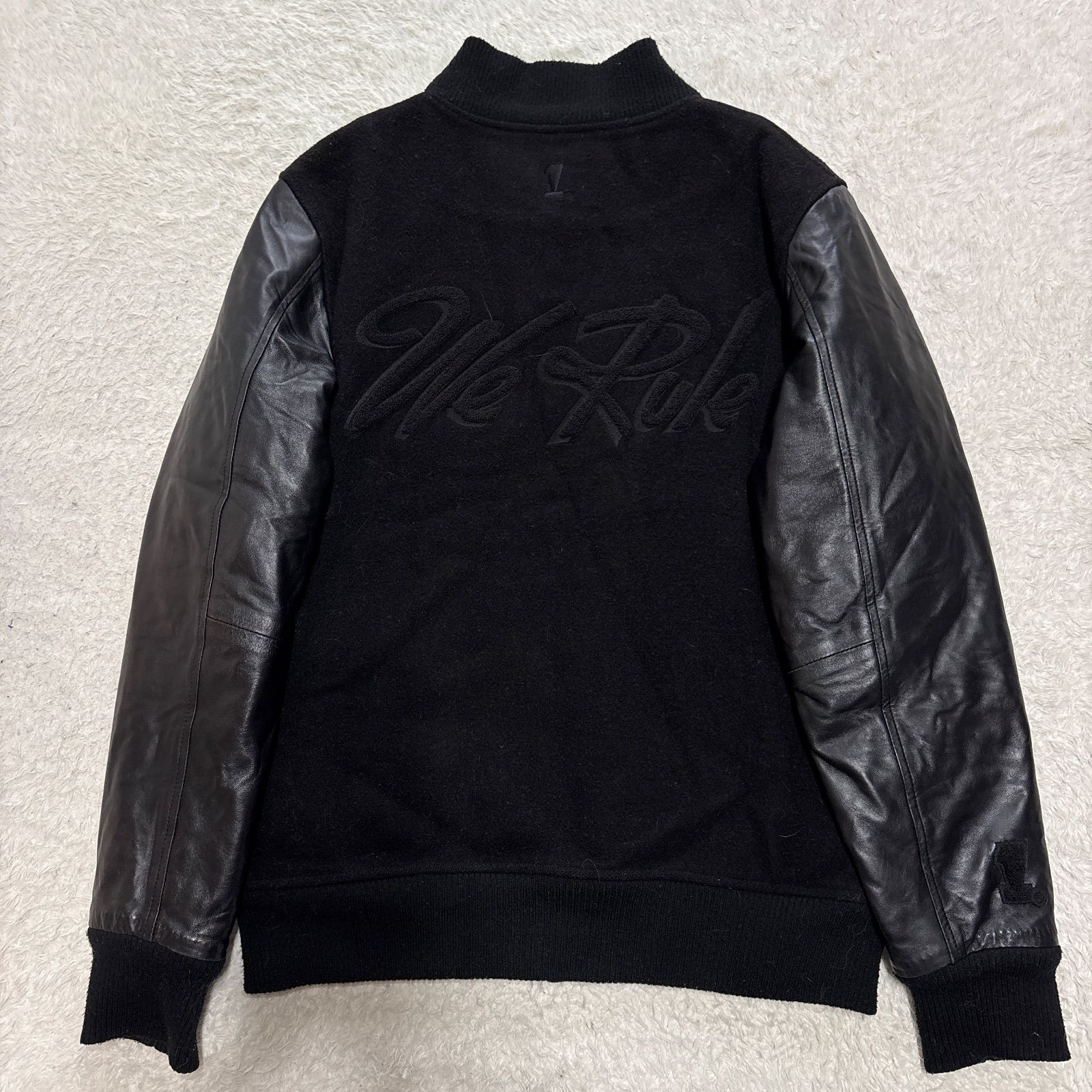 SPECIAL1 レザー切替スタジャン オールブラック ワッペン トーンオントーン刺繍