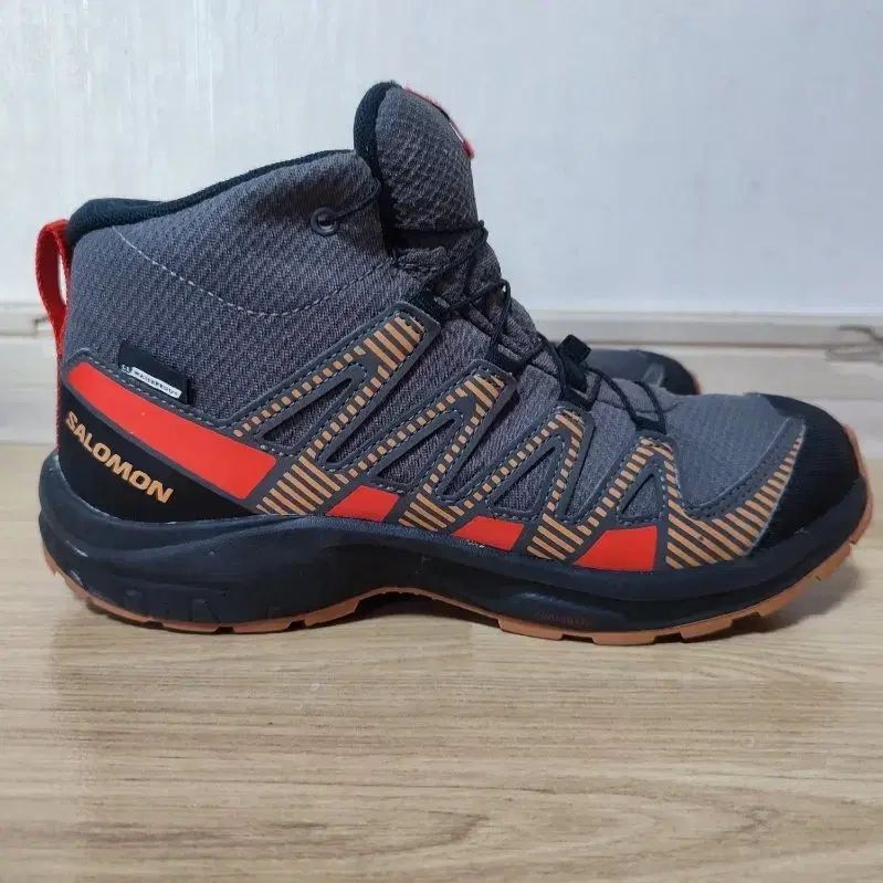 サロモン XA PRO レディース登山靴 グレー オレンジ 225