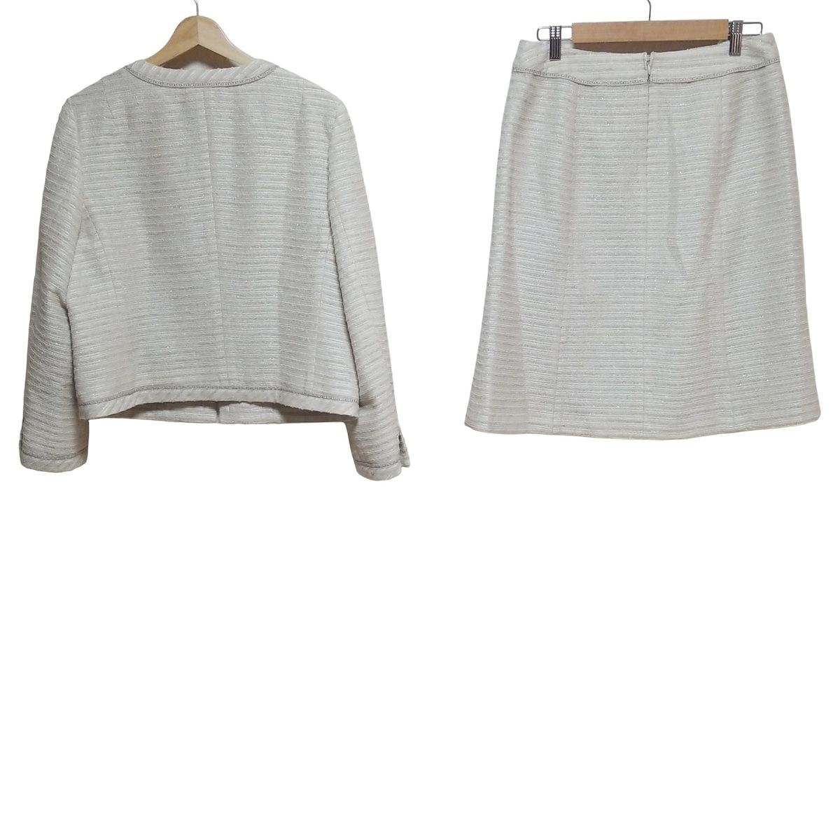 23区 ニジュウサンク スカートスーツ レディース - ベージュ ラメ