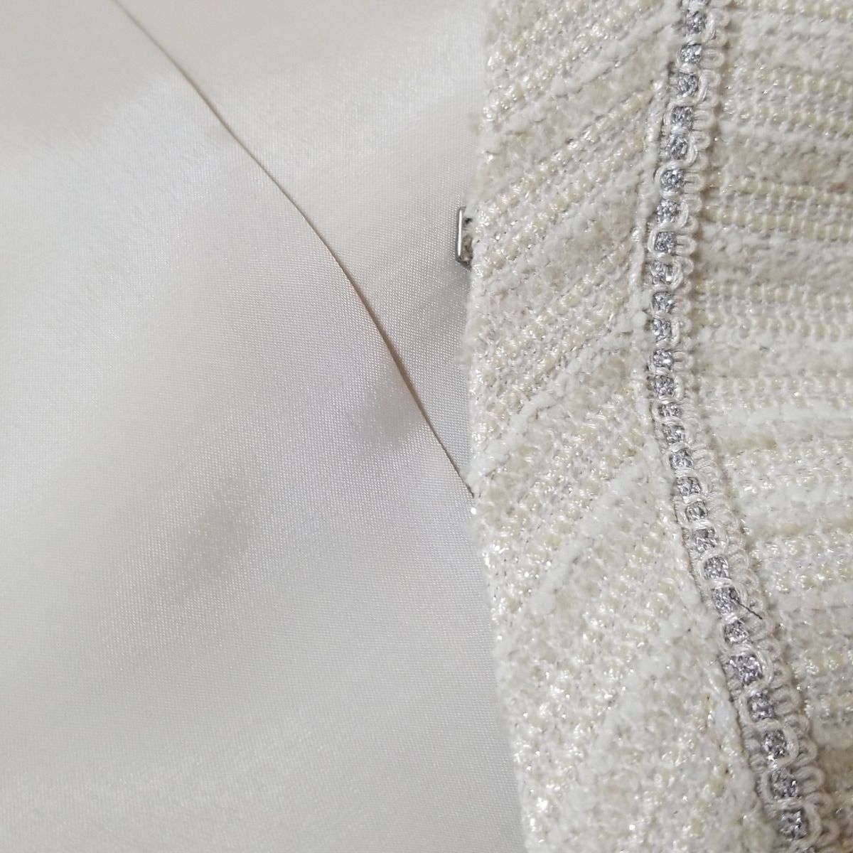 ニジュウサンク スカートスーツ