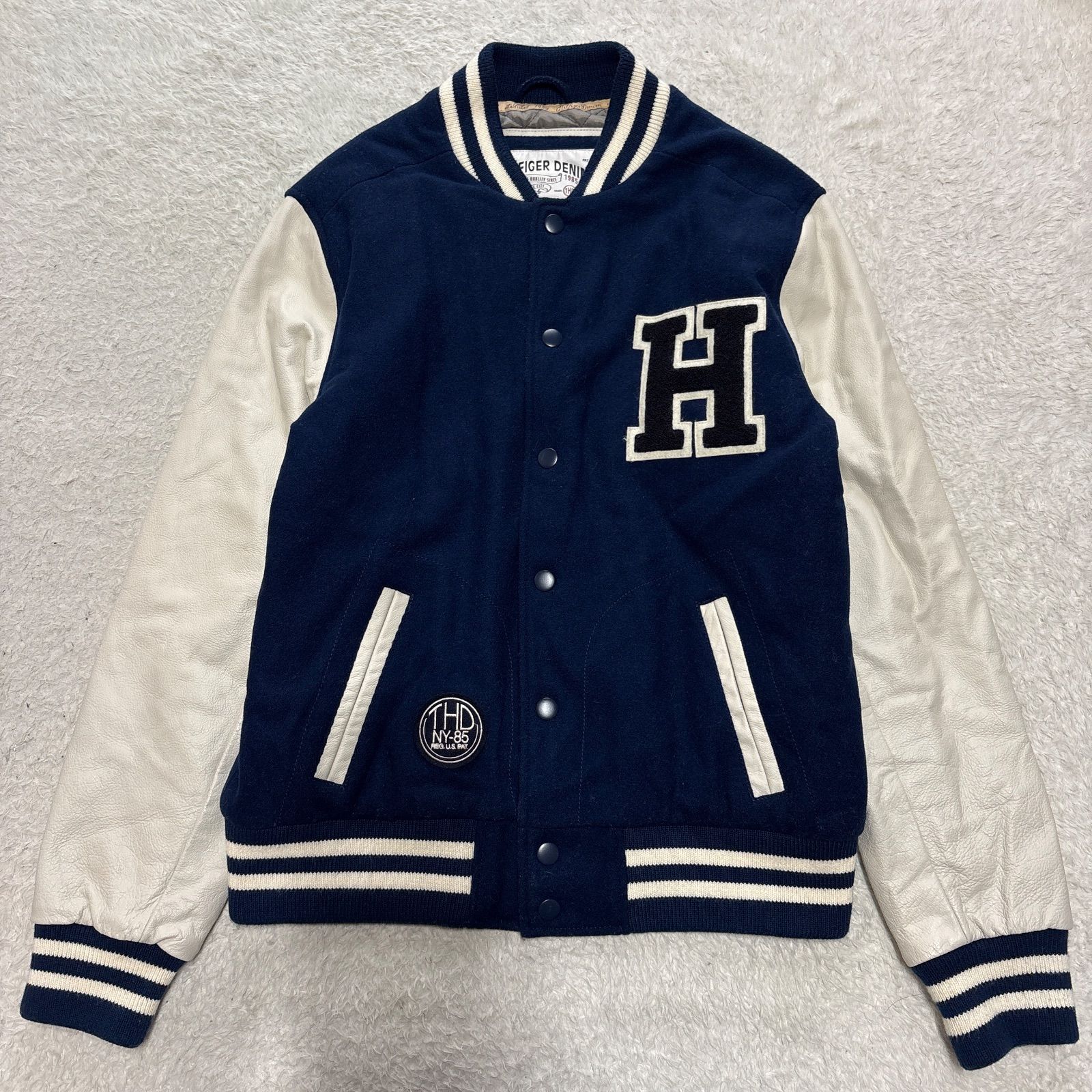 TOMMY HILFIGER トミーヒルフィガー レザー切替スタジャン 裏