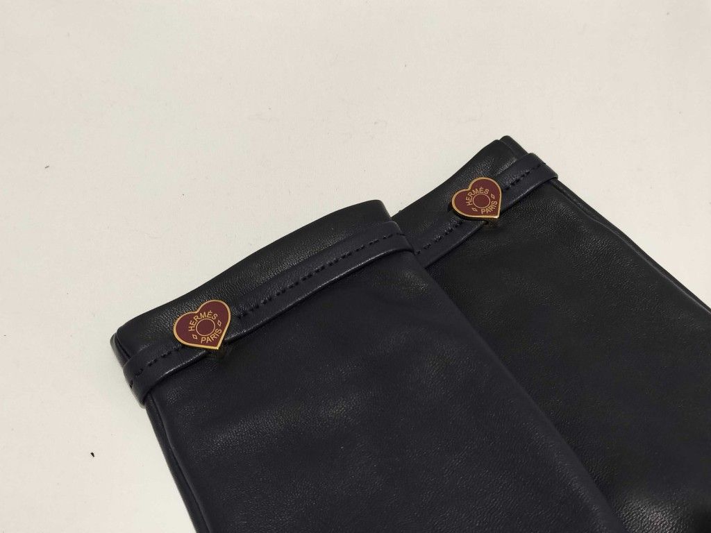 配送商品は通常配送無料。 HERMES エルメス 手袋 ドリームラブ ネイビー ラムスキン レディース ハート 従来の
