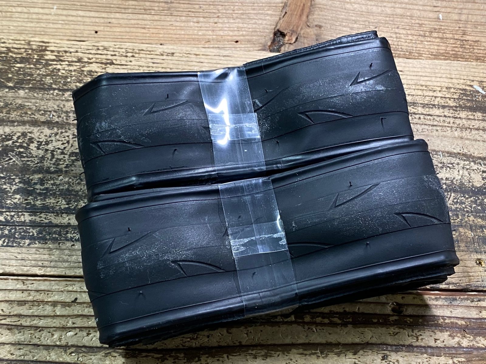 700x28C チューブレスレディ