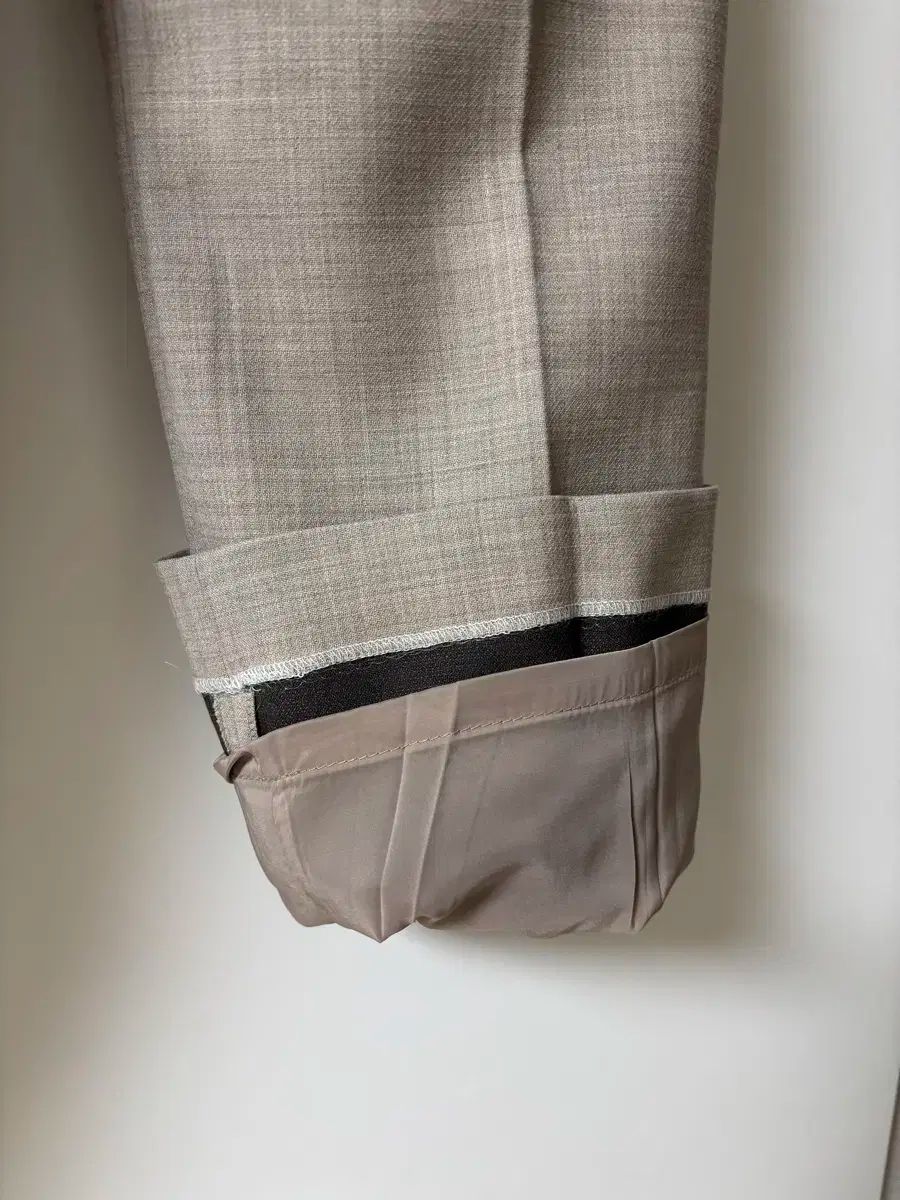 ベージュ ダブルボタン