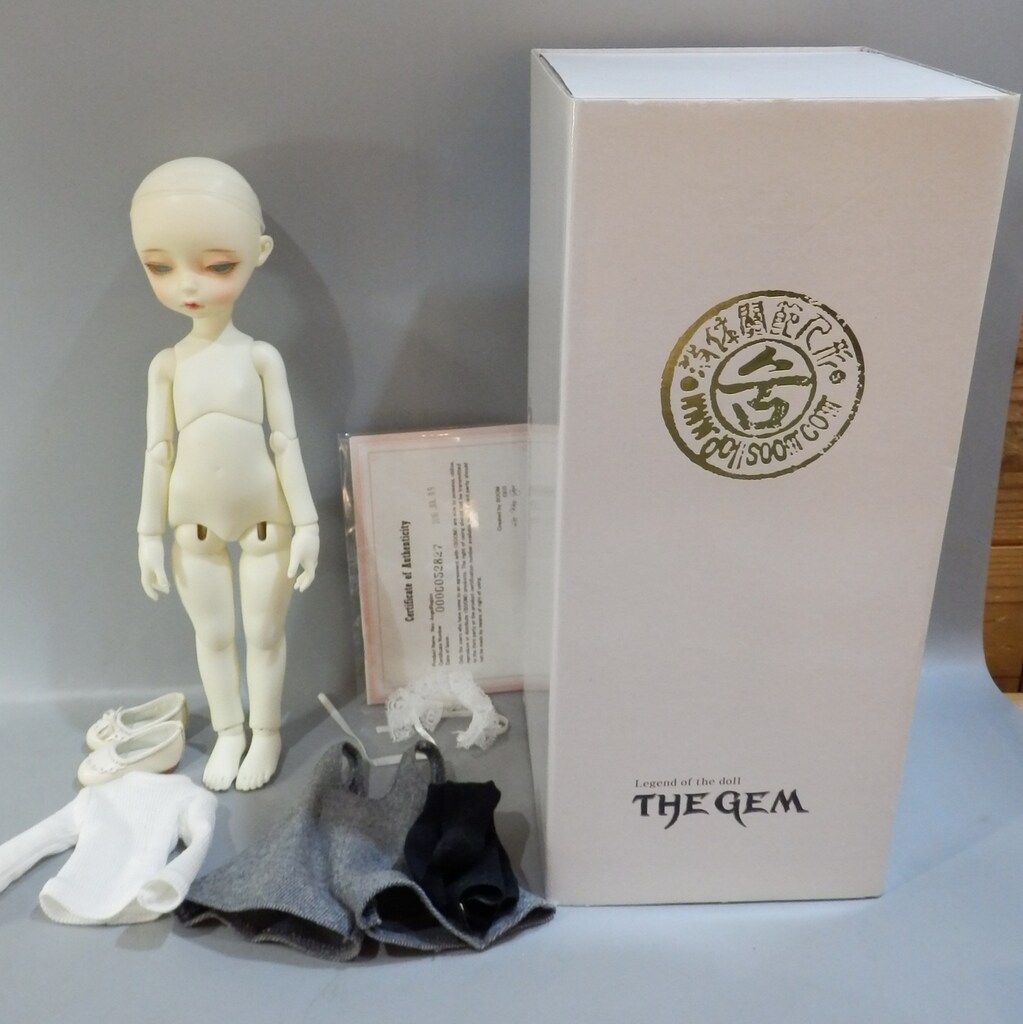 the SOOM imda3.0 Amellia Sleepy cream white
