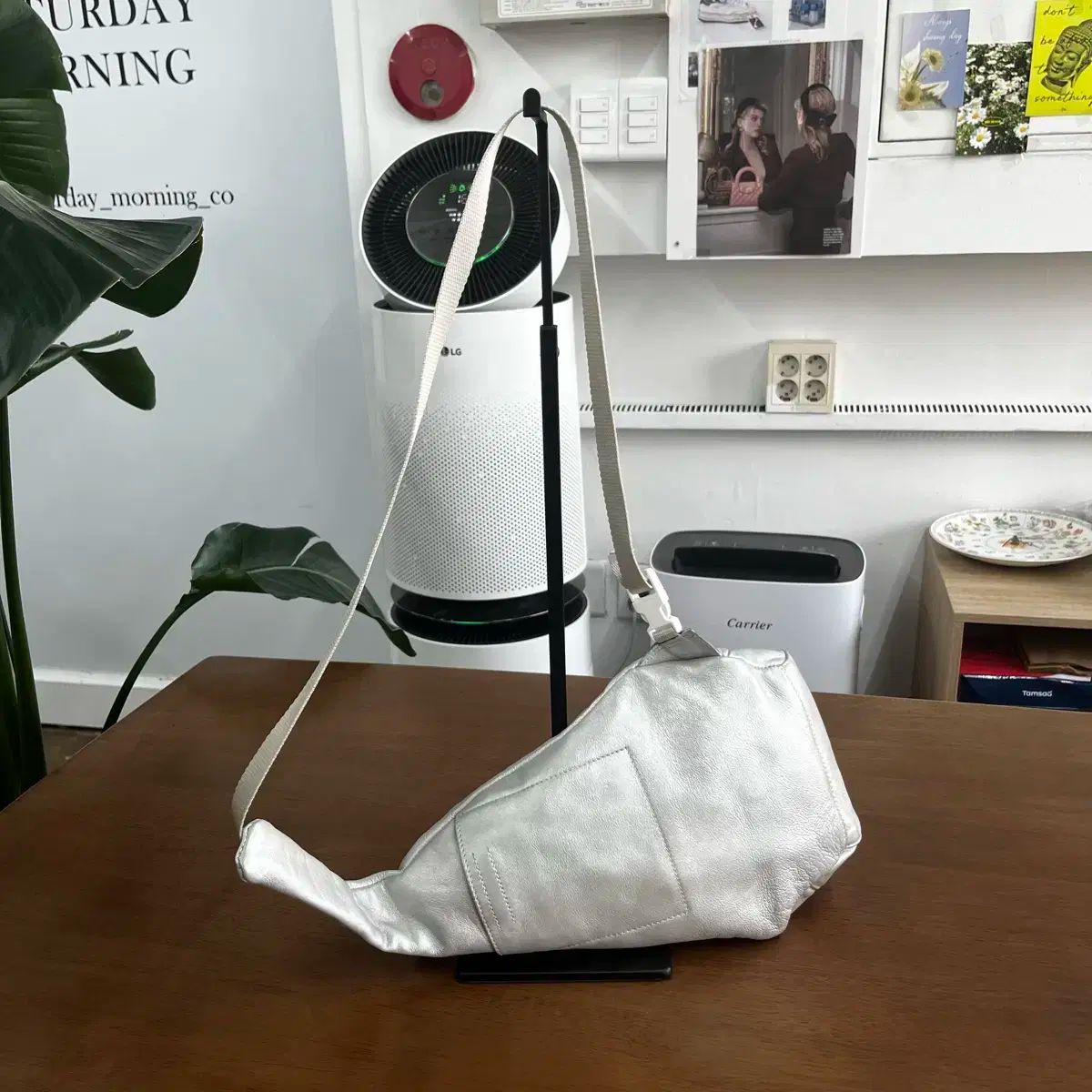 ミュウミュウ シルバー ヒップバッグ DECORATOM_COM_BR