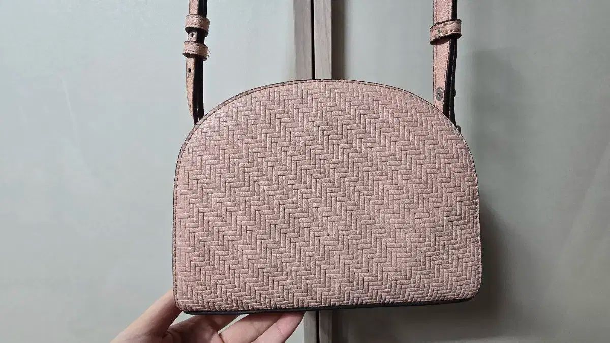 ARMANI EXCHANGE アルマーニ エクスチェンジ ピンク バンダル ミニクロスバッグ DECORATOM_COM_BR