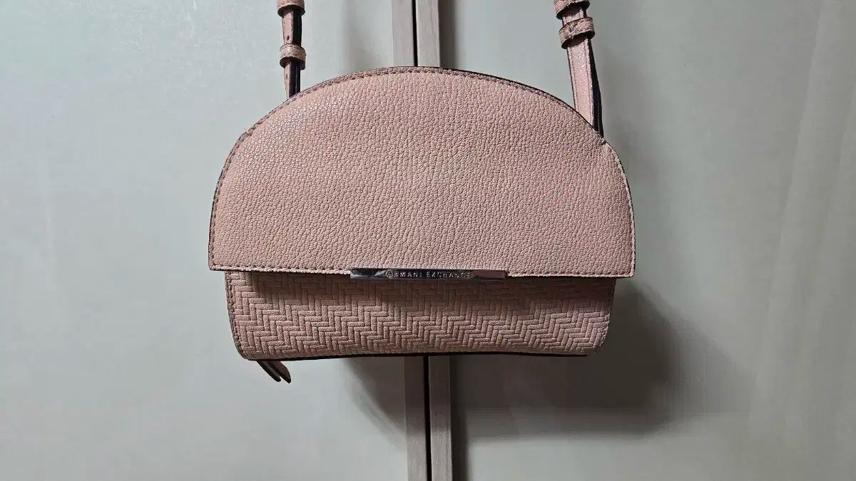 ARMANI EXCHANGE アルマーニ エクスチェンジ ピンク バンダル ミニクロスバッグ