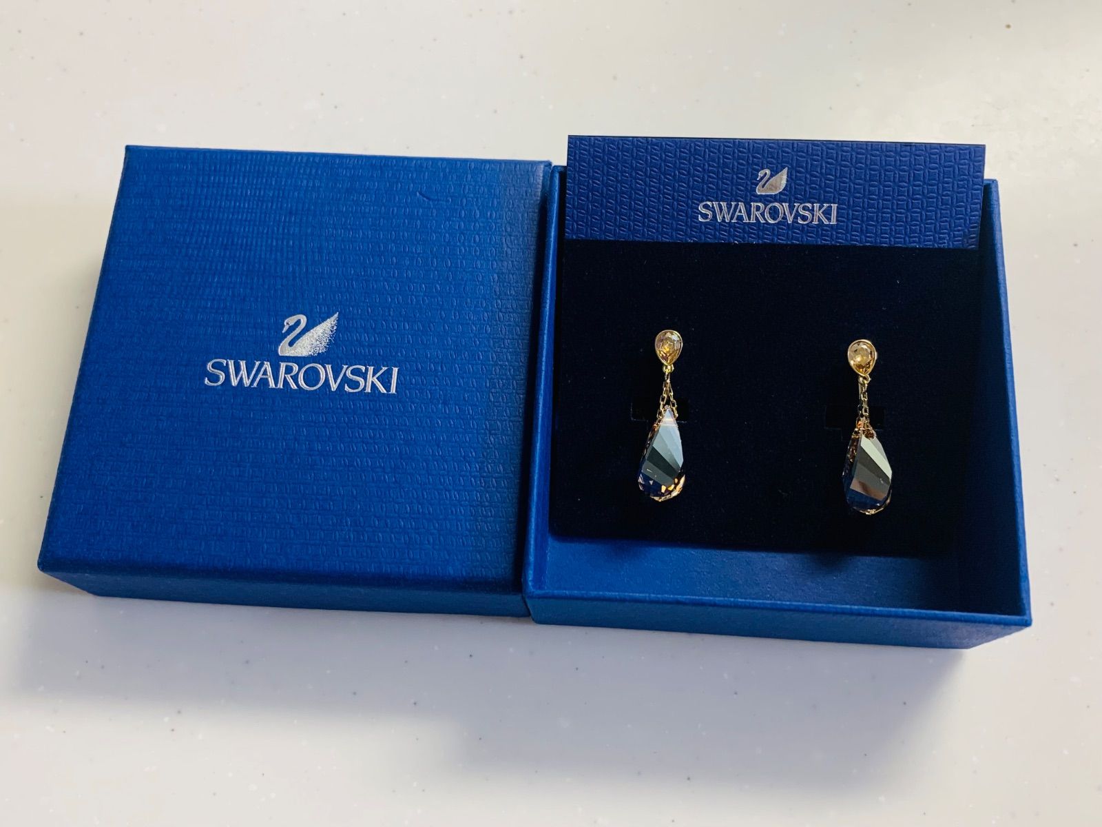 スワロフスキー Swarovski Sparkling Dance 優美なピアス