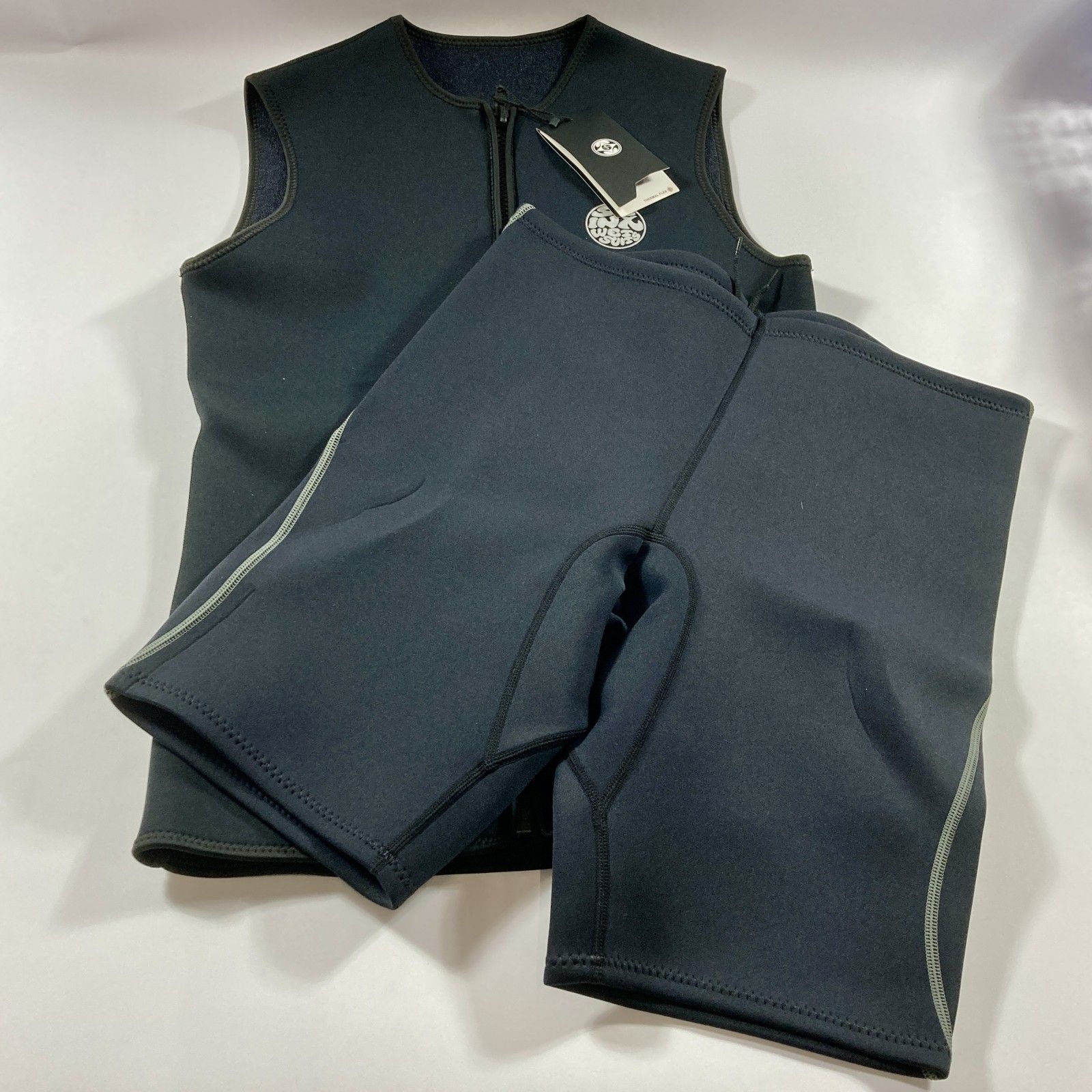 その他セット ウェットスーツ ベスト ハーフパンツ セット シュノーケリング サーフィン 海 マリンスポーツ ダイビング サイズ3XL メンズ 現状品 0.95kg