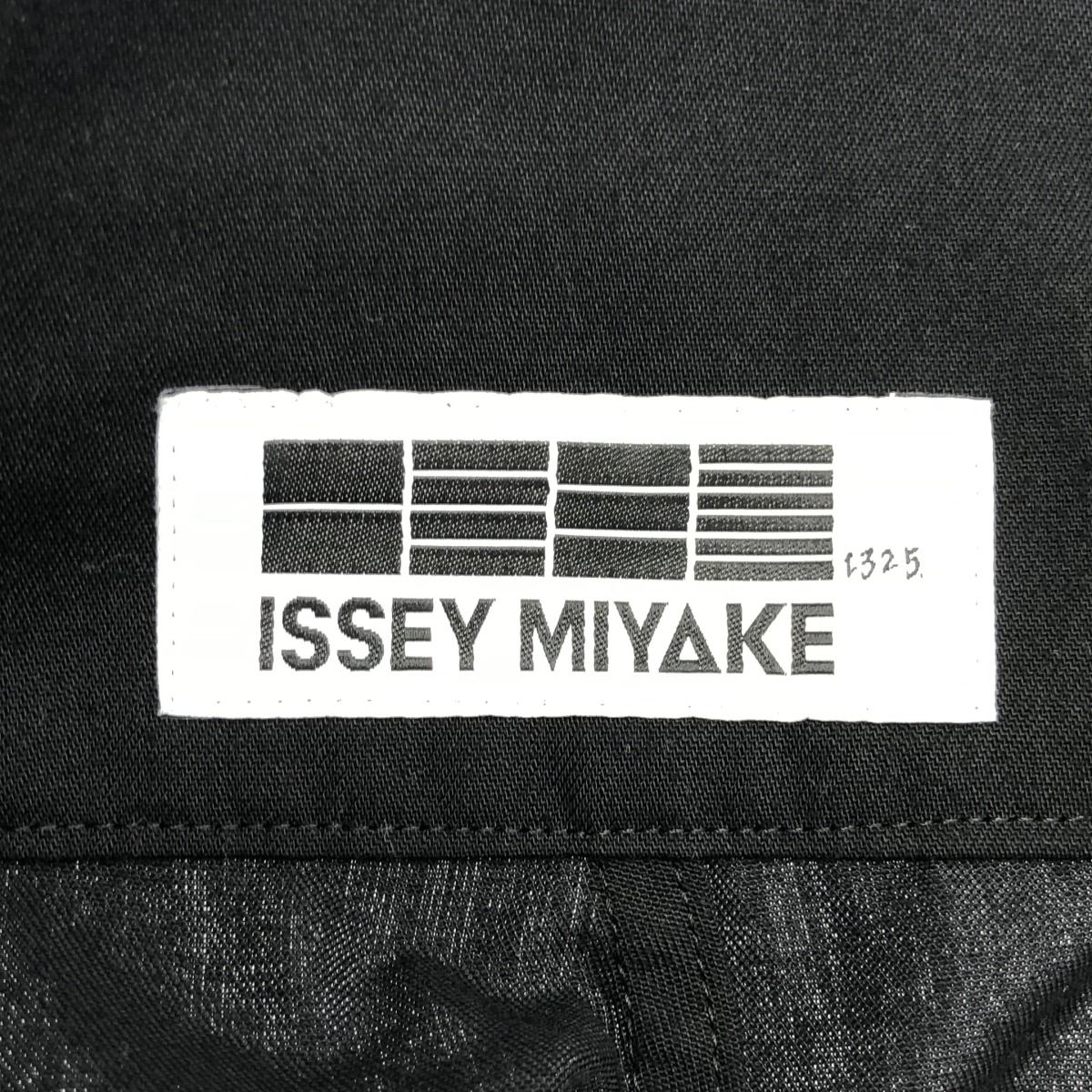 IL61FF304 ブラック