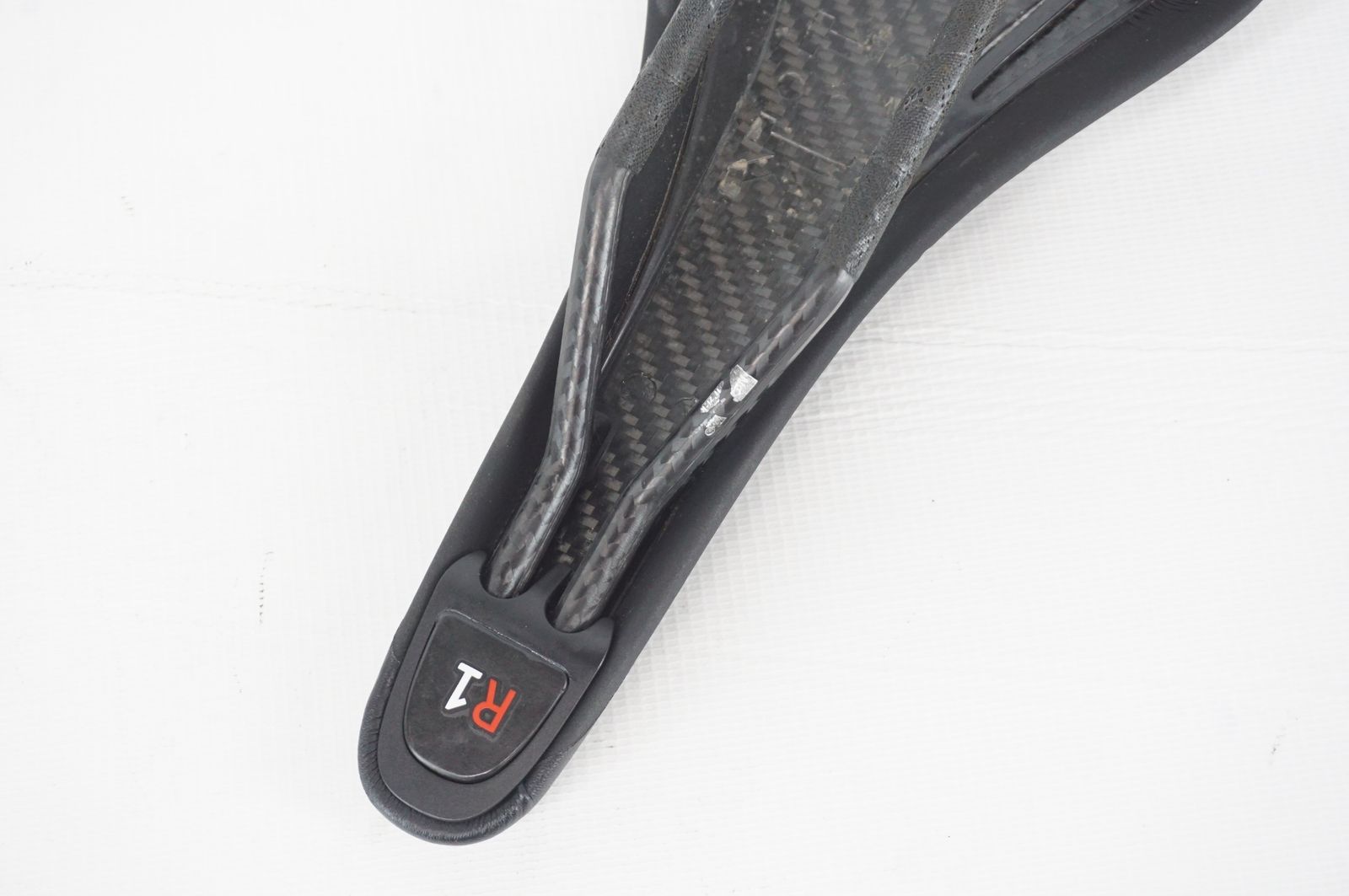 FIZIK フィジーク ARIONE R1 カーボン サドル バイチャリ阪急塚口店 BRIGHTFACE_UK