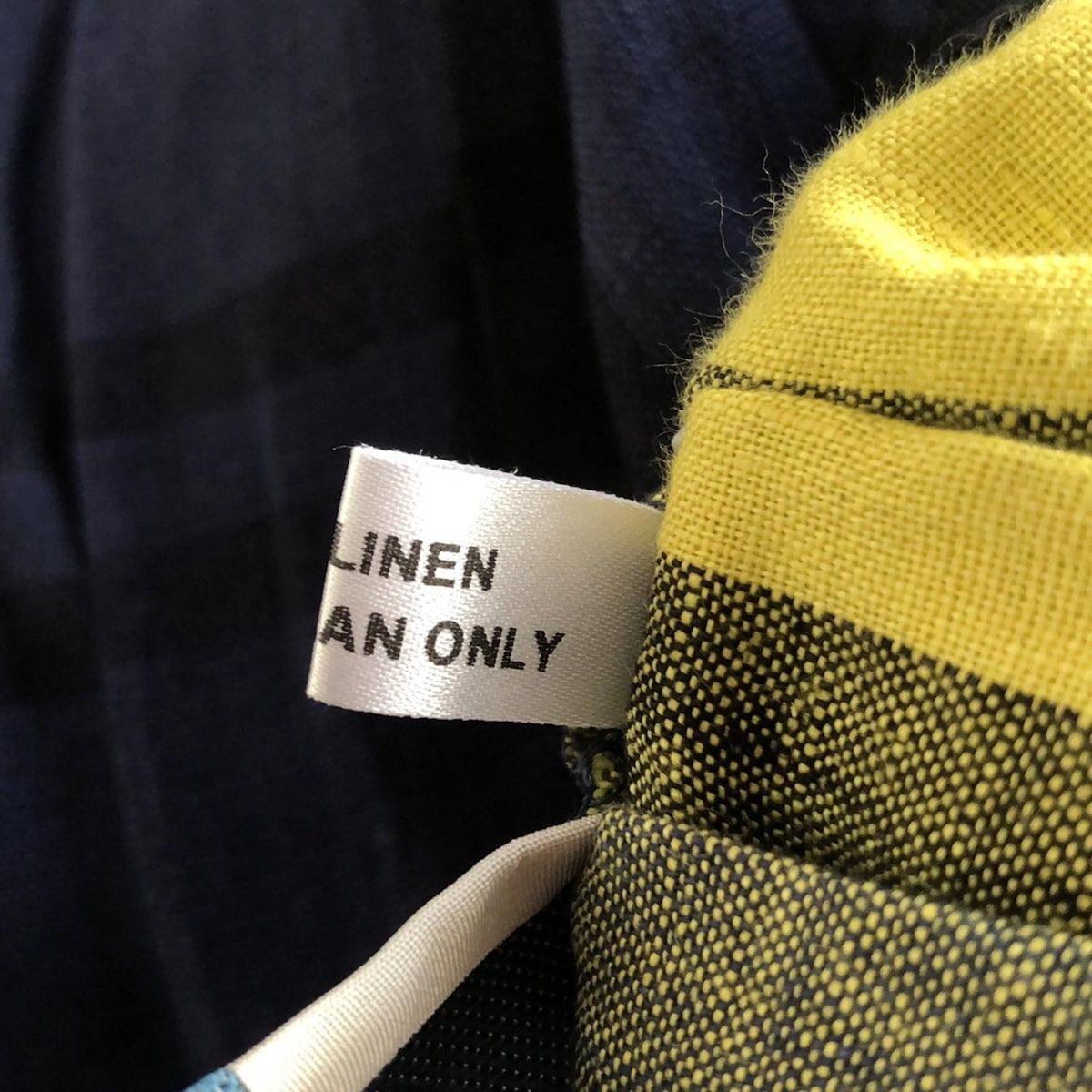 - イエロー×ダークネイビー×黒