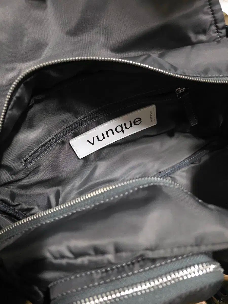 vunque Hey Double Pocket クロスバック ショルダーバッグ メッセンジャーバッグ グレー