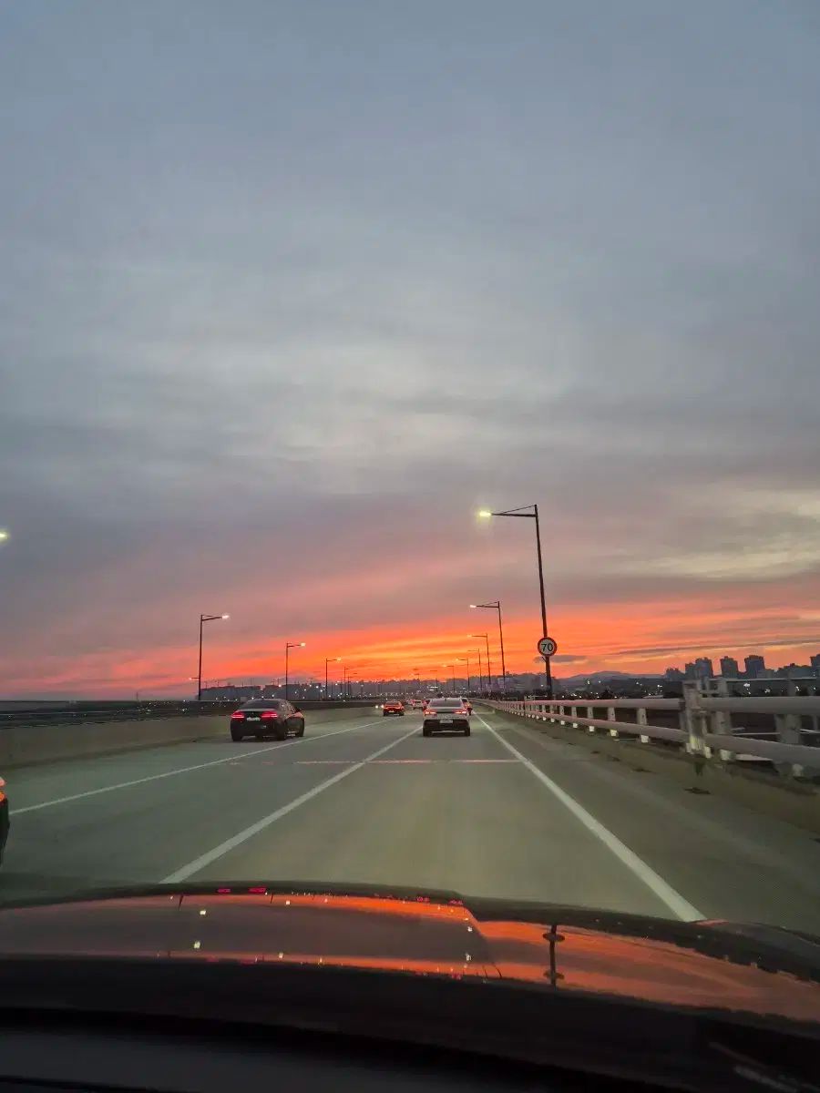 図書および雑貨