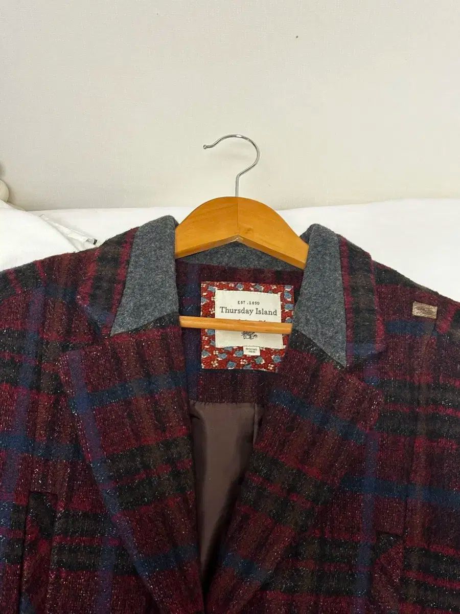 サースデーアイランド チェックウールジャケット