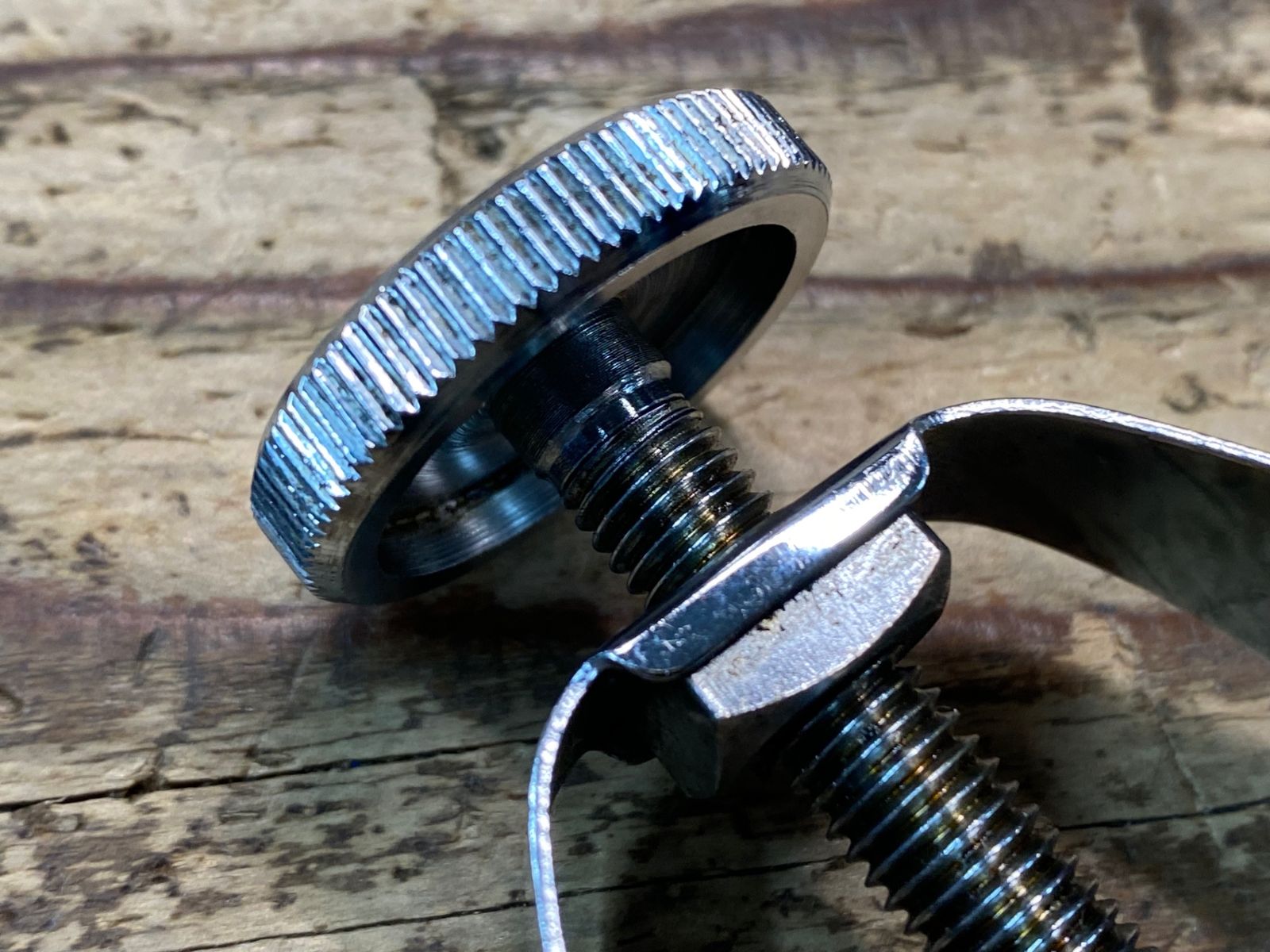 ハブダストキャップ外し 工具