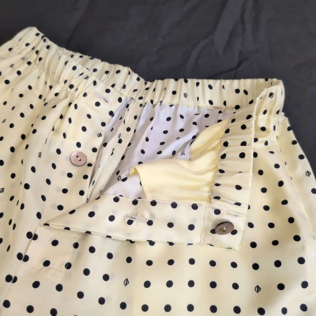 ドット柄パンツ