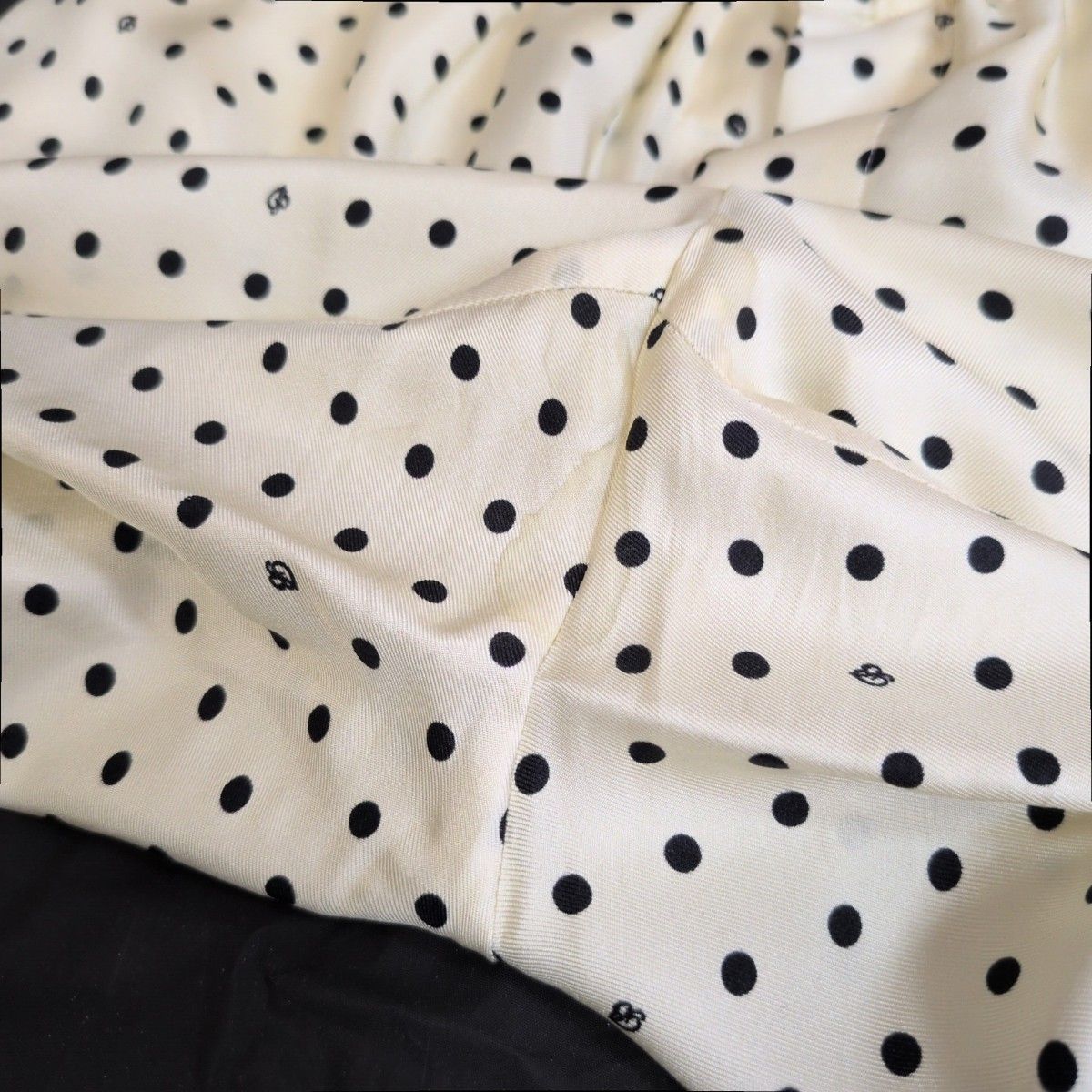 モデル MADISONBLUE マディソンブルー シルク ドット柄パンツ 水玉 近年 現行 絹 カジュアル DECORATOM_COM_BR