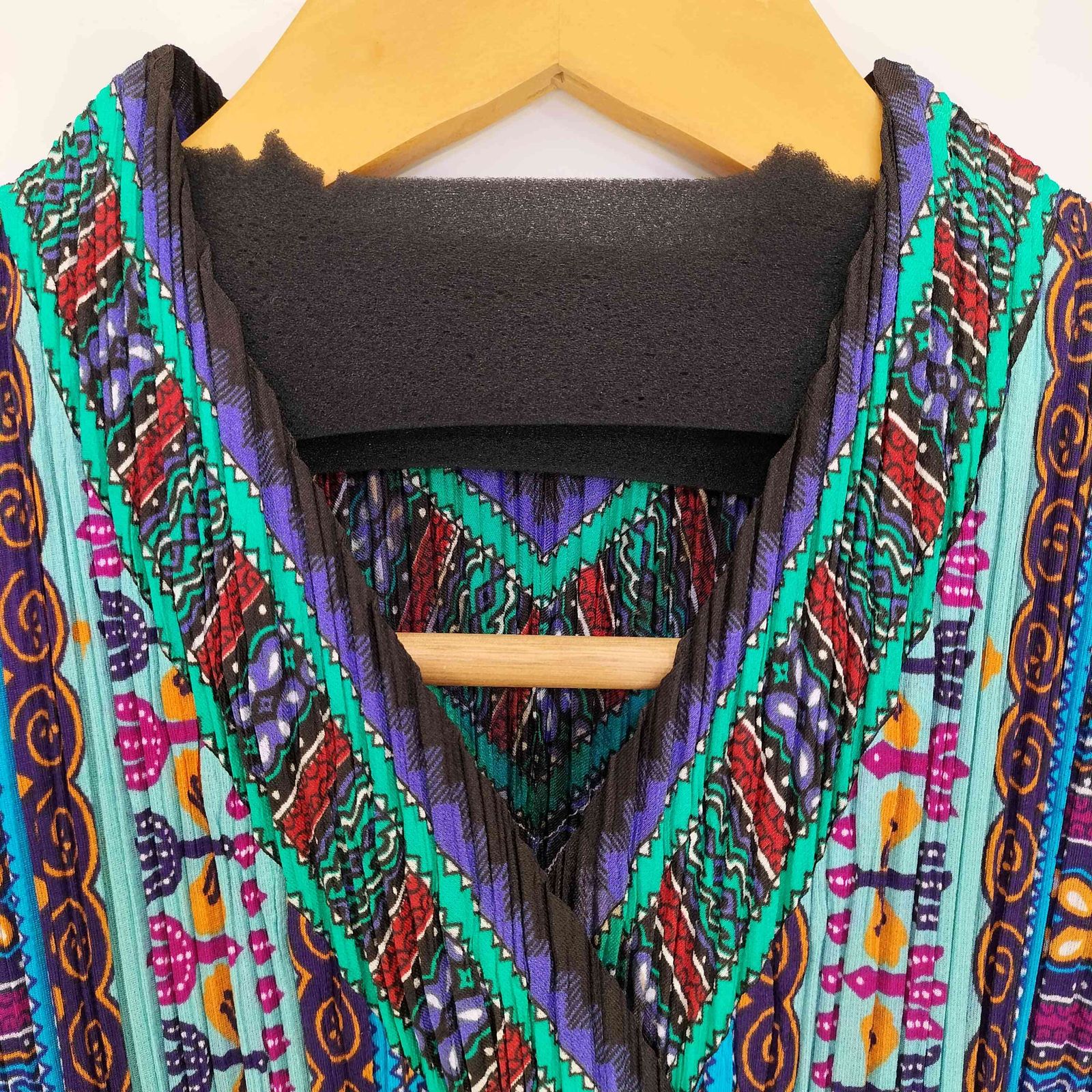 Vネックプリーツカットソー レディース