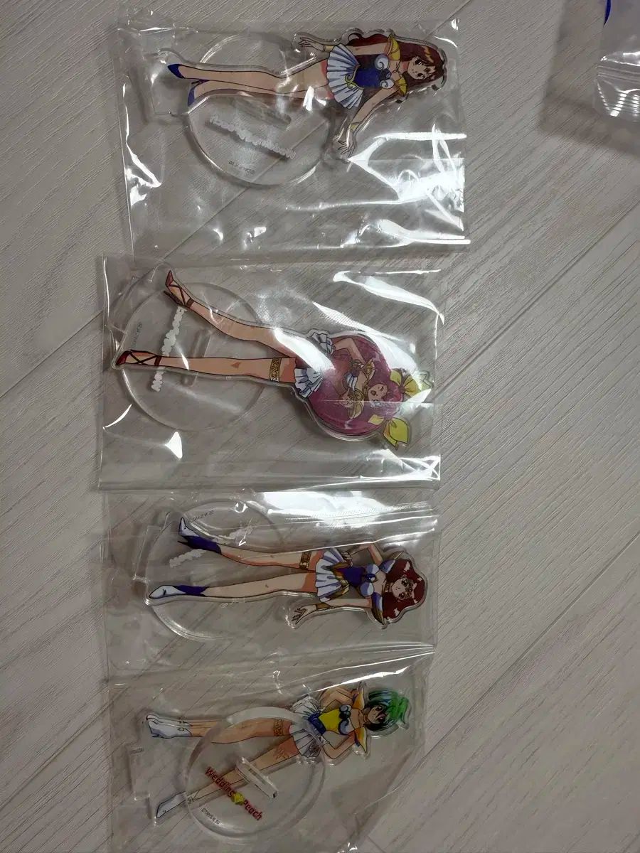 ウェディングピーチ アクリルスタンド 4種