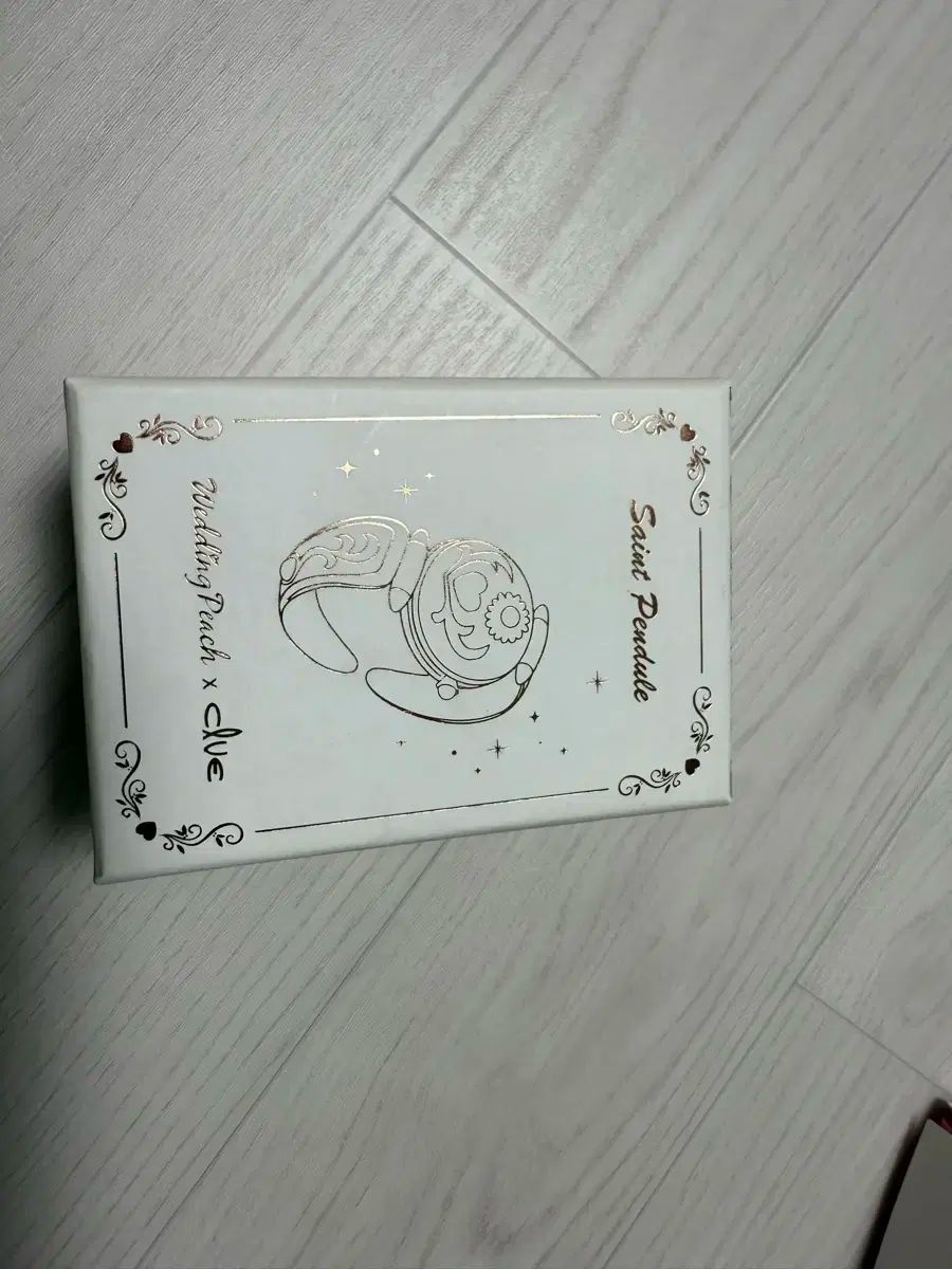 ウェディングピーチデイジー時計